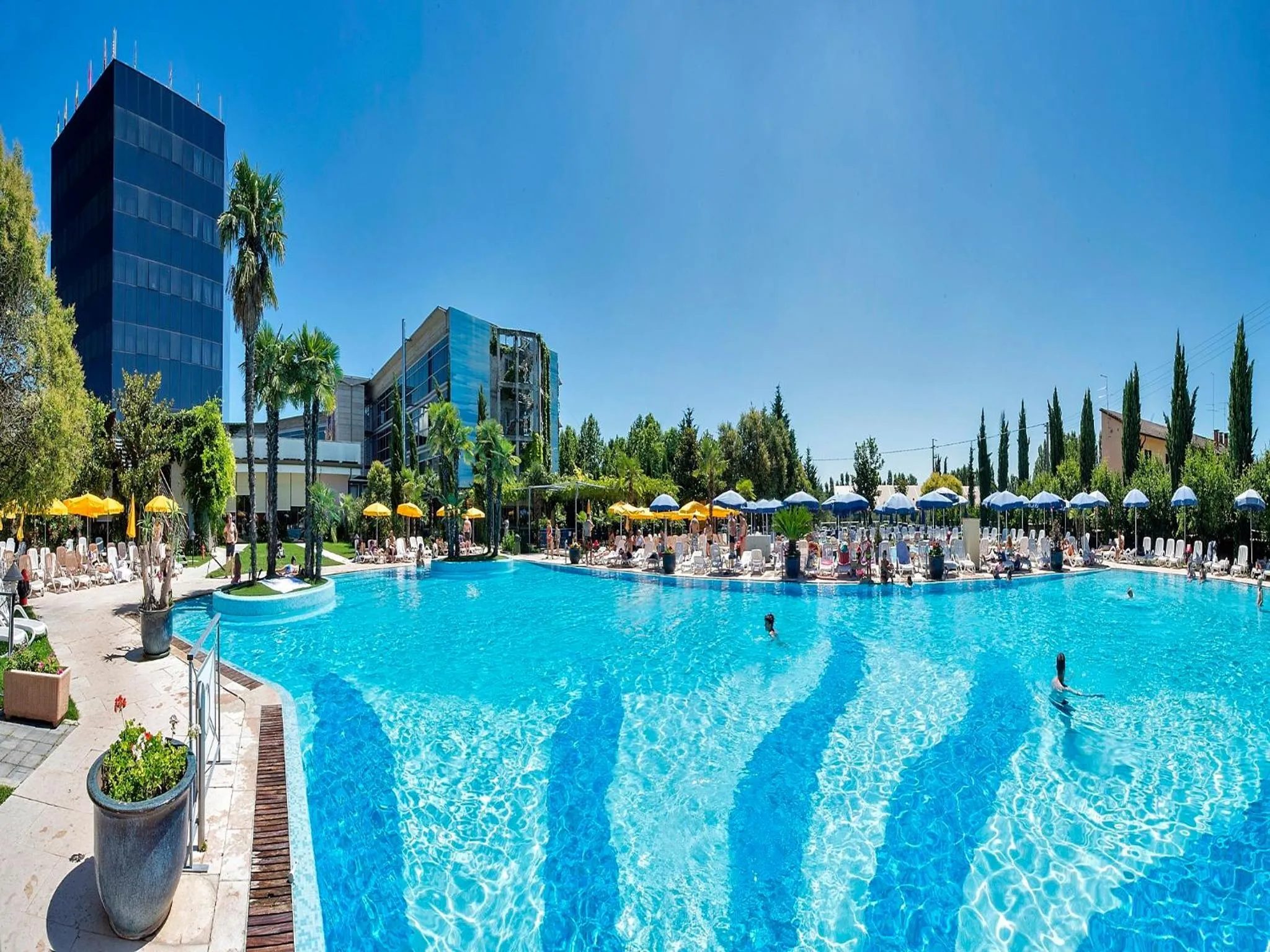 Swimming pool in Hotel Antares Sport Beauty & Wellness