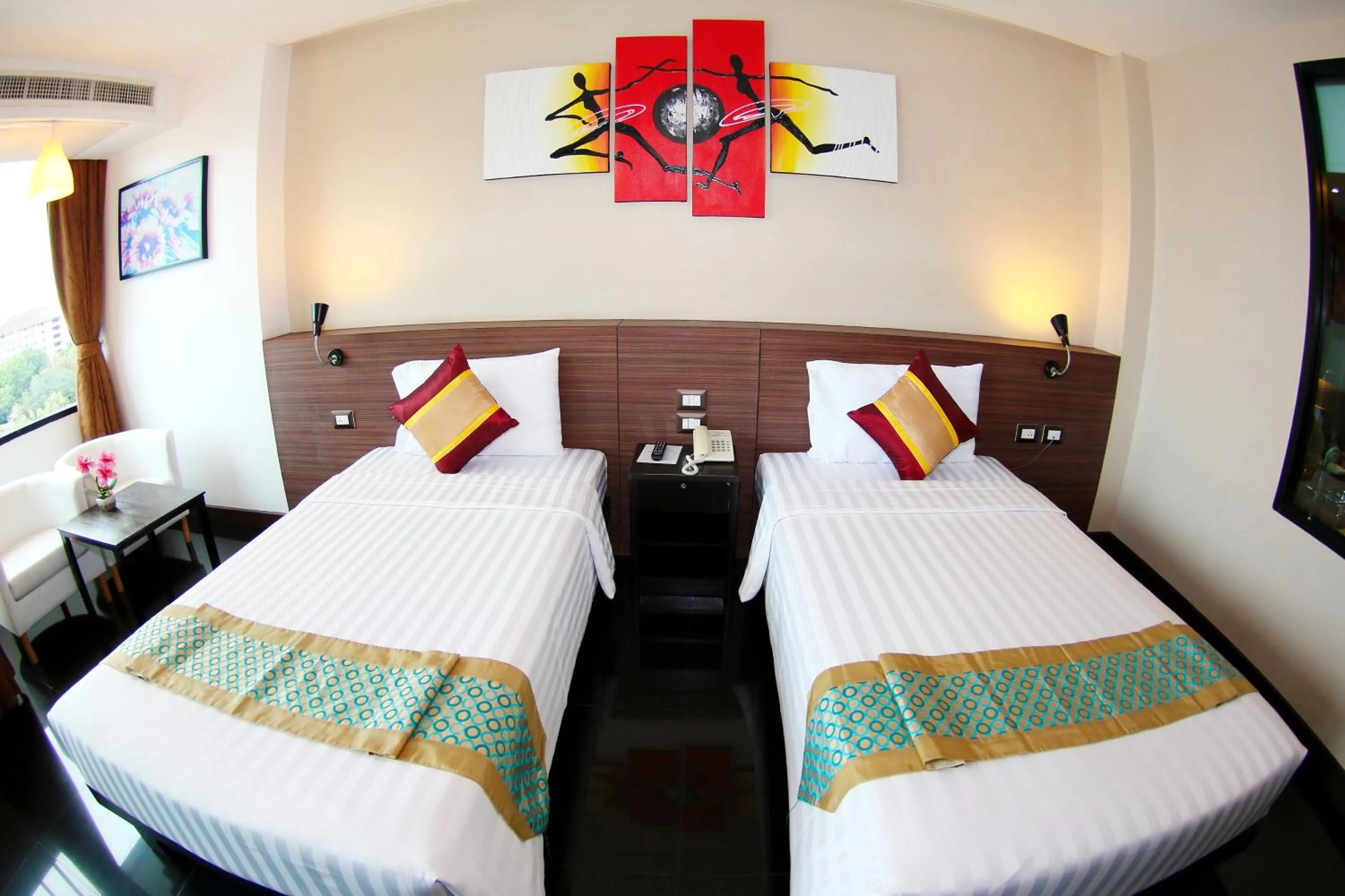 Bed in Arthitaya Green Nature Hotel & Lakkhana Poolside Resort