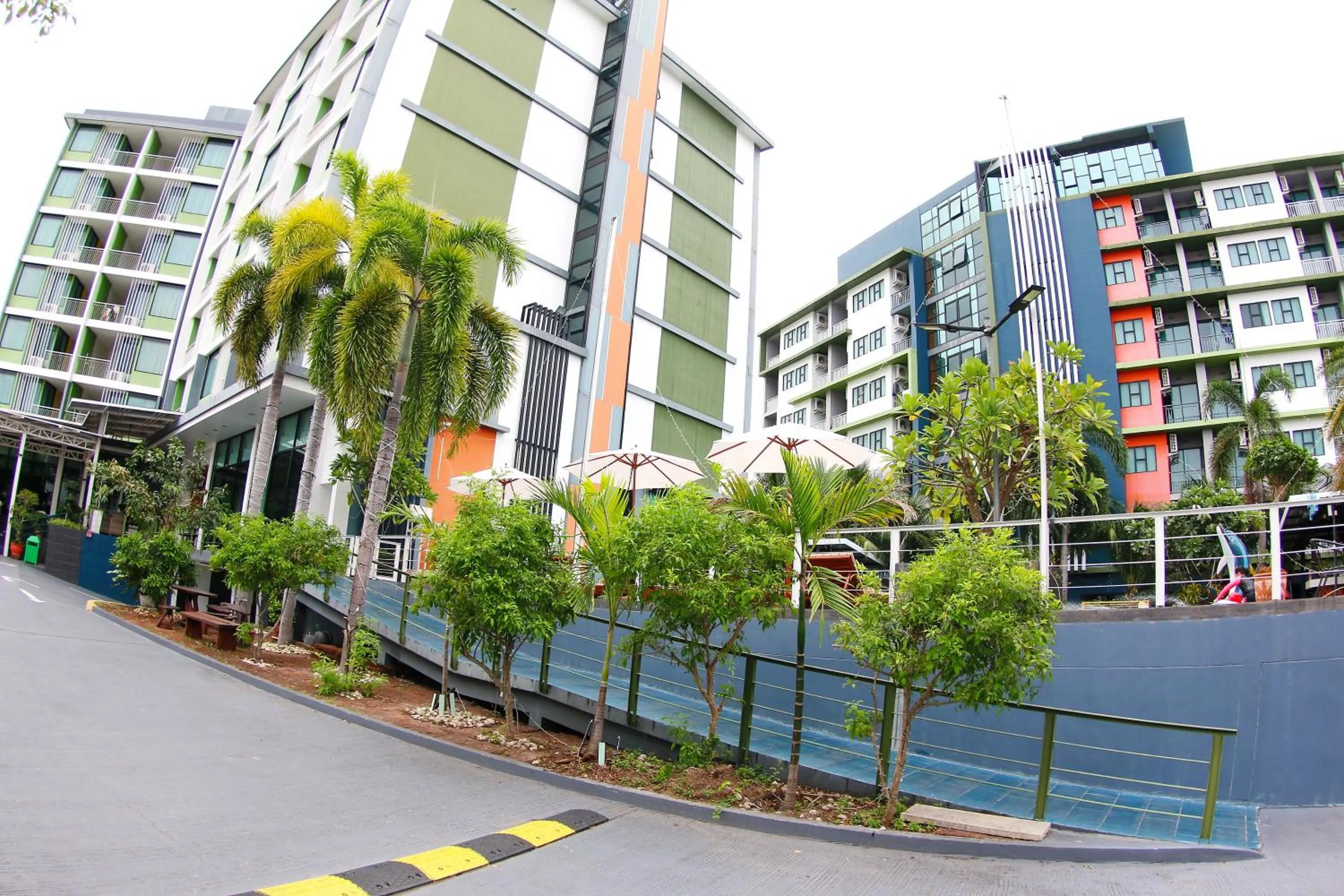 Garden in Arthitaya Green Nature Hotel & Lakkhana Poolside Resort