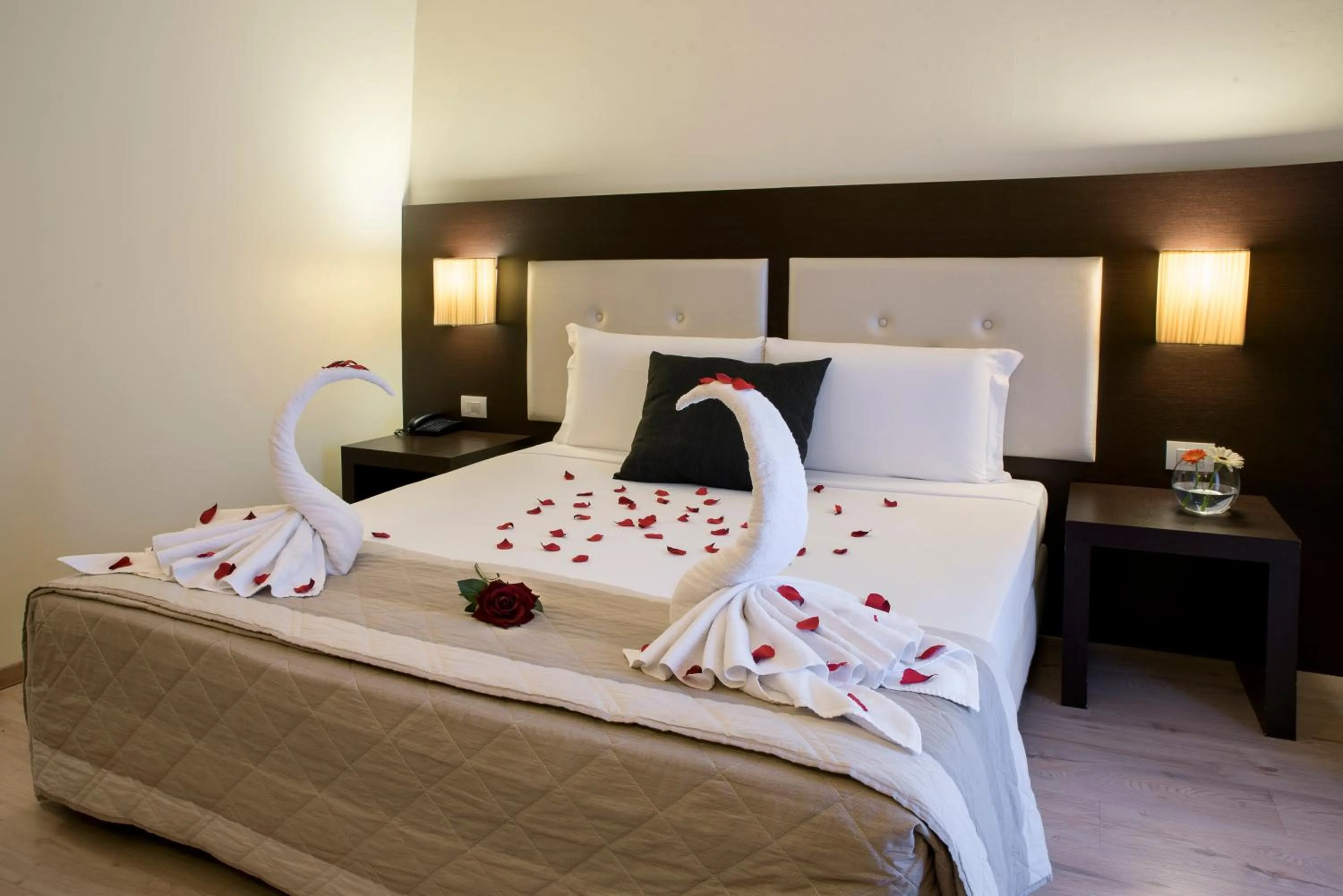 Photo of the whole room, Bed in Hotel Executive