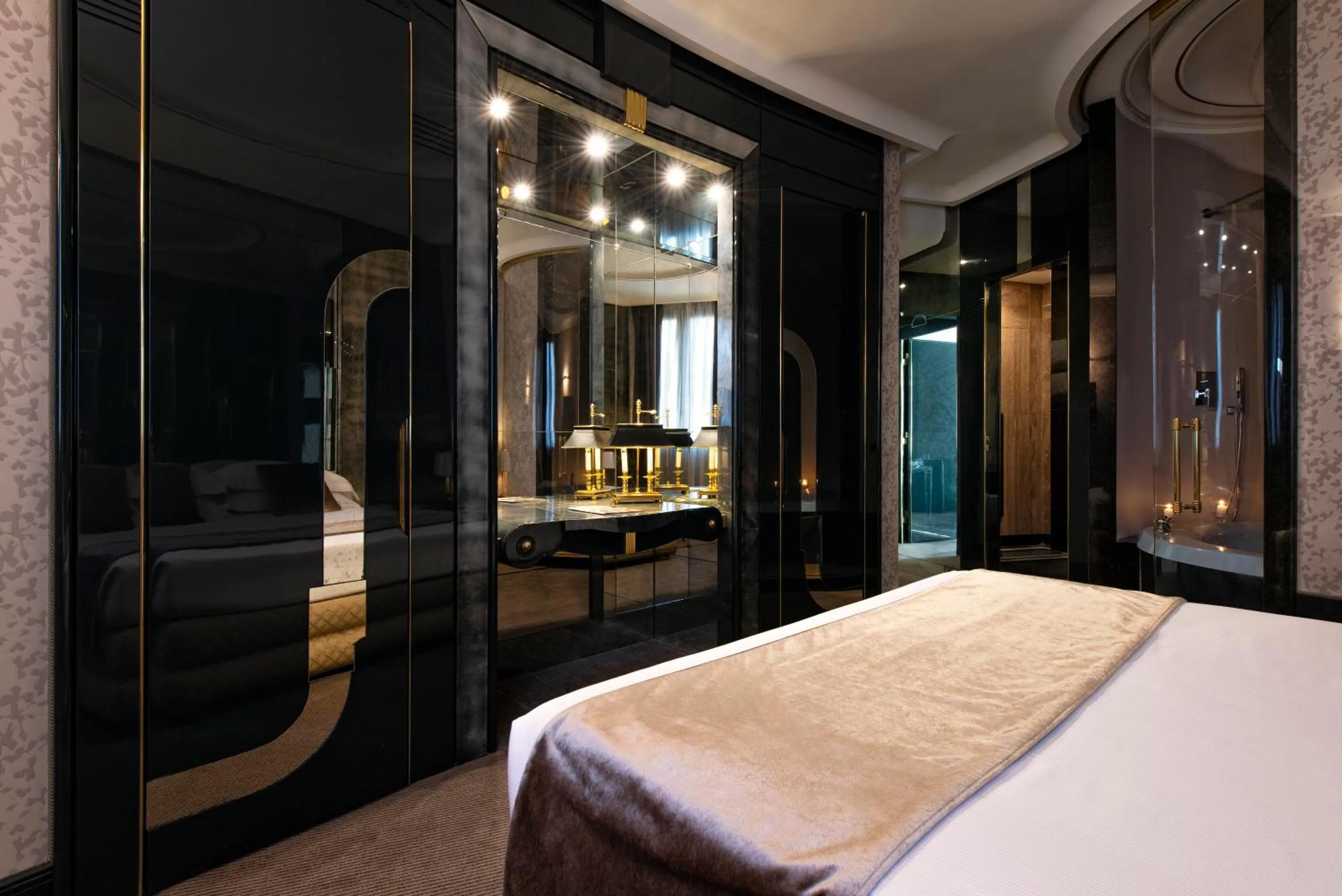 Bed in Atlante Star Hotel