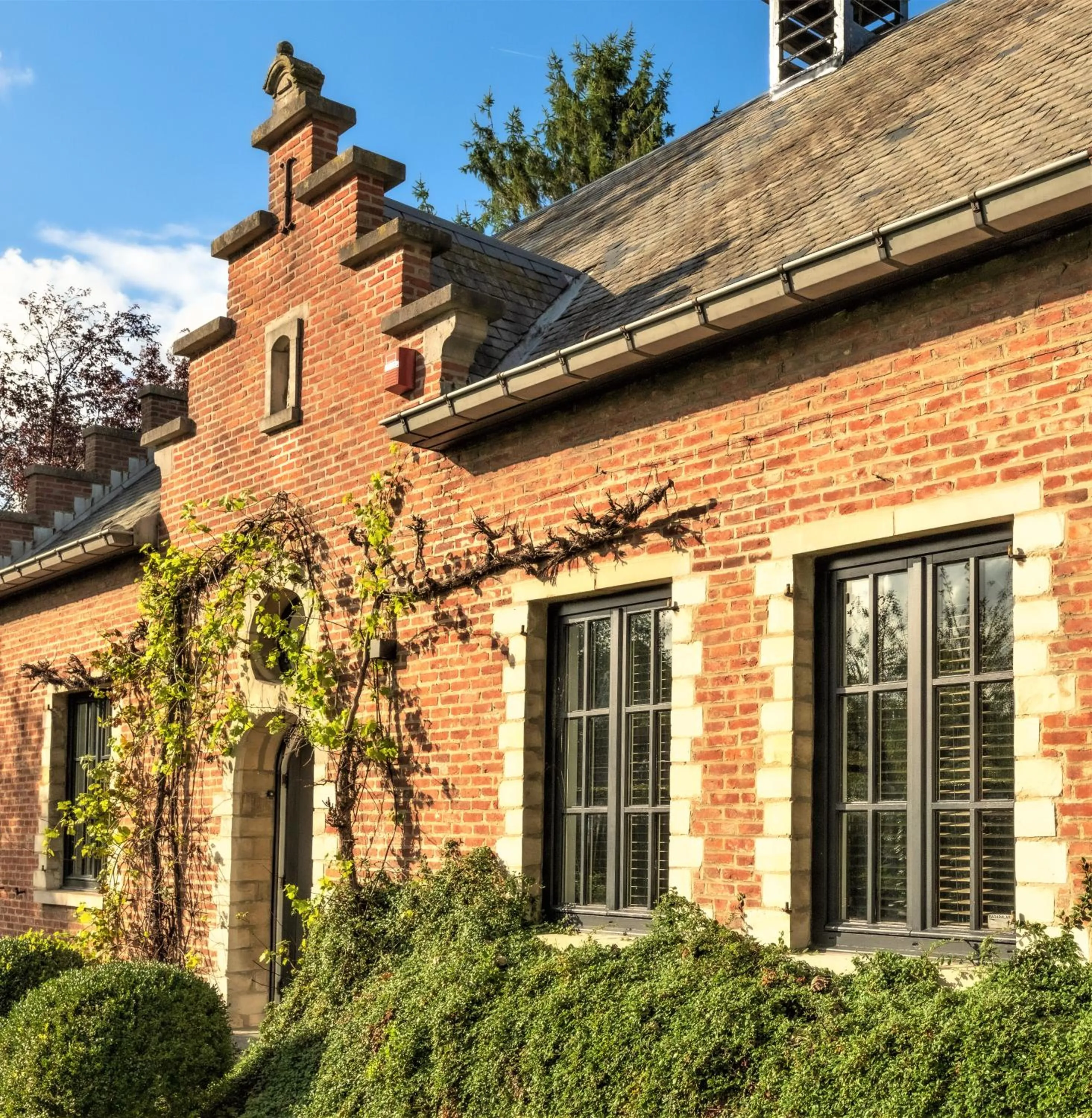 Property building in Maison Josephine