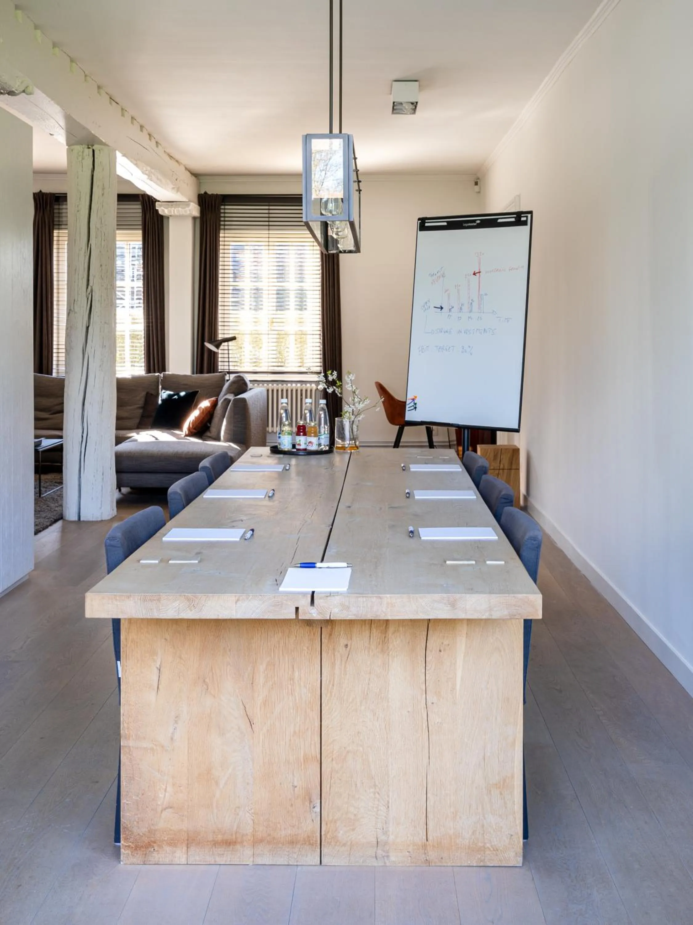 Meeting/conference room in Maison Josephine