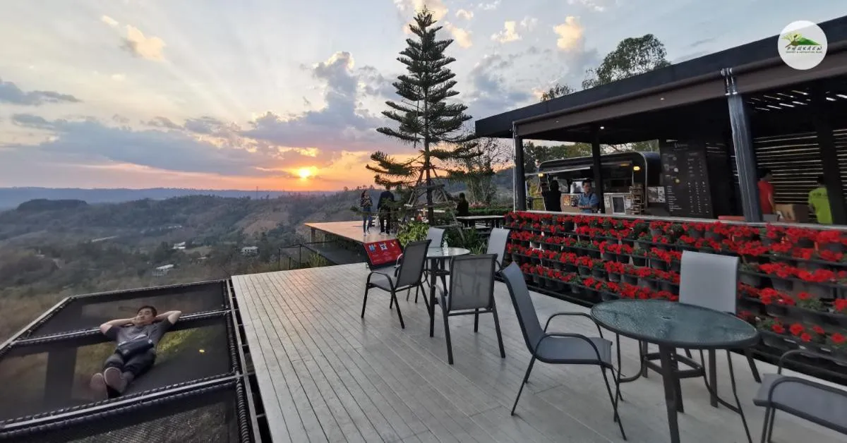 On-site shops in Phukaew Resort & Adventure Park