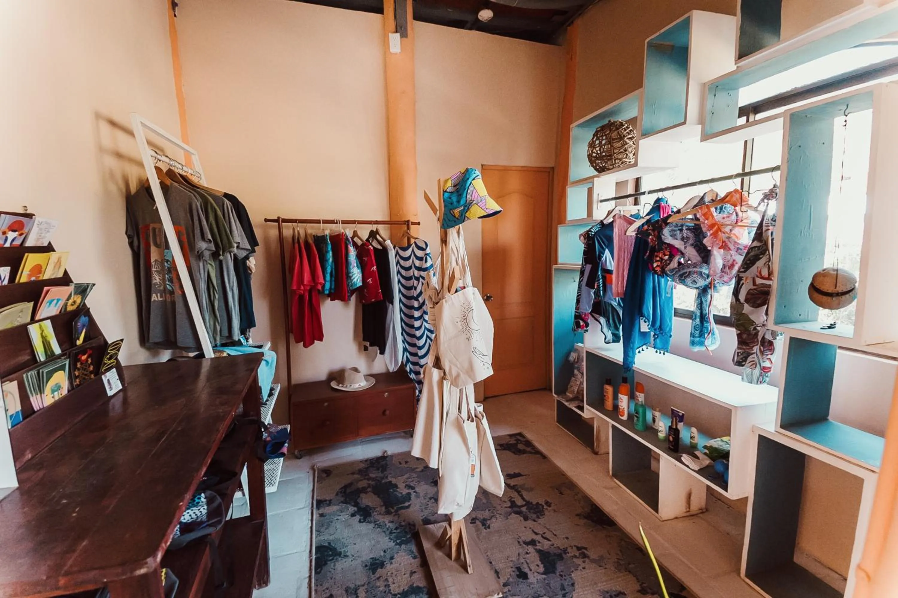 On-site shops in Selina Maderas