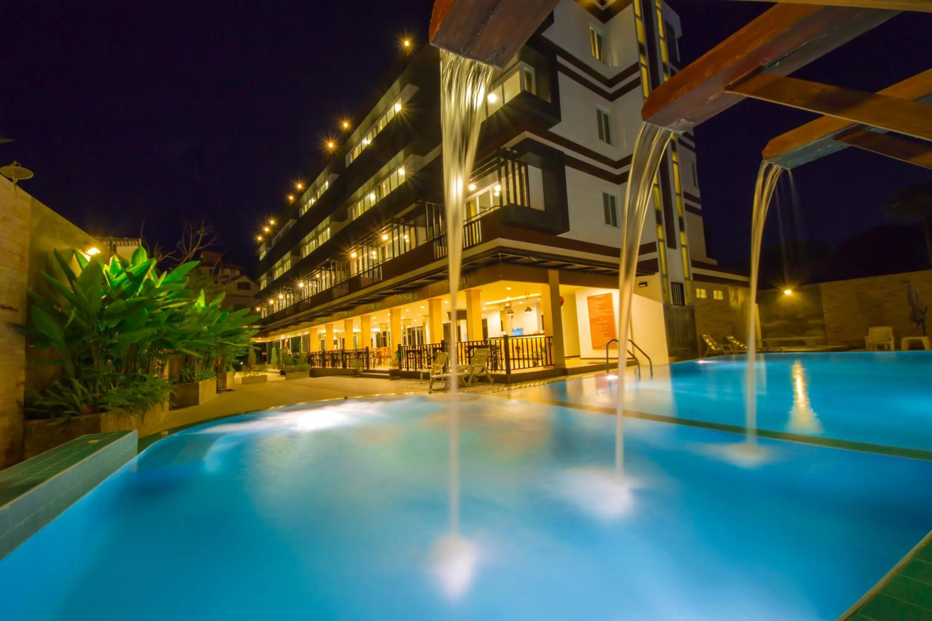 Swimming pool in TH beach hotel
