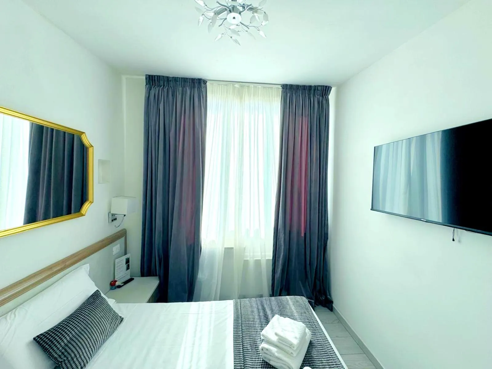 Photo of the whole room, Bed in Hotel Ester