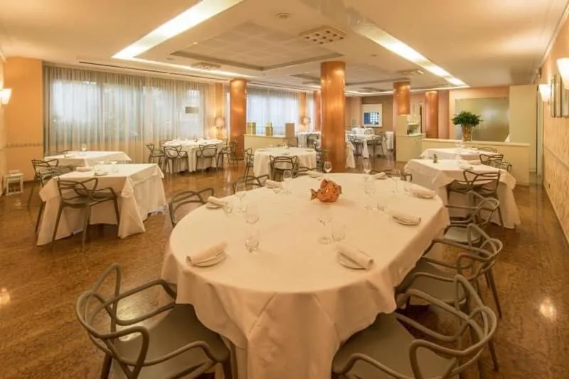 Restaurant/places to eat in Ristorante Hotel Lucia - 100 mt dal mare