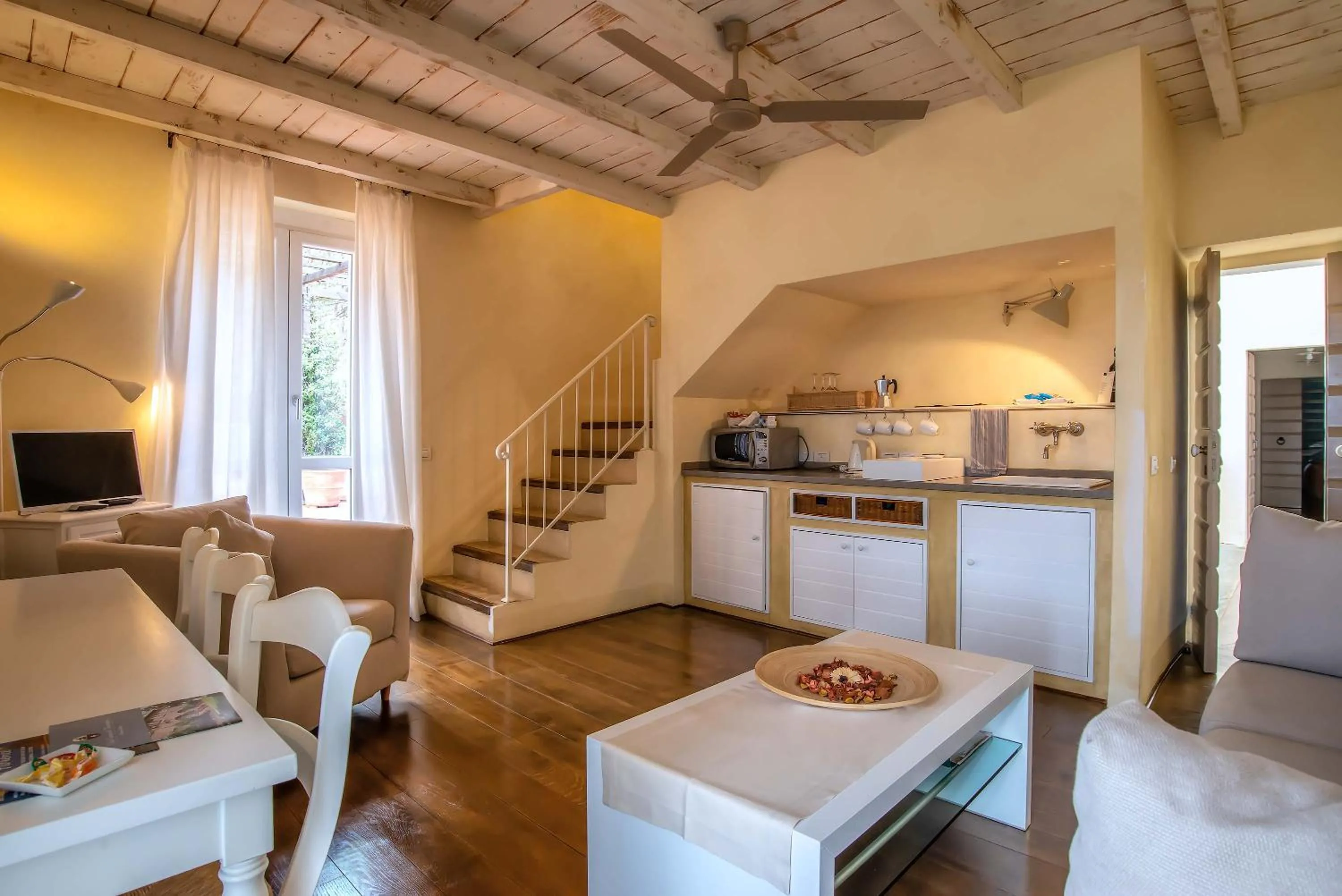 Living room in Villa Cassia di Baccano