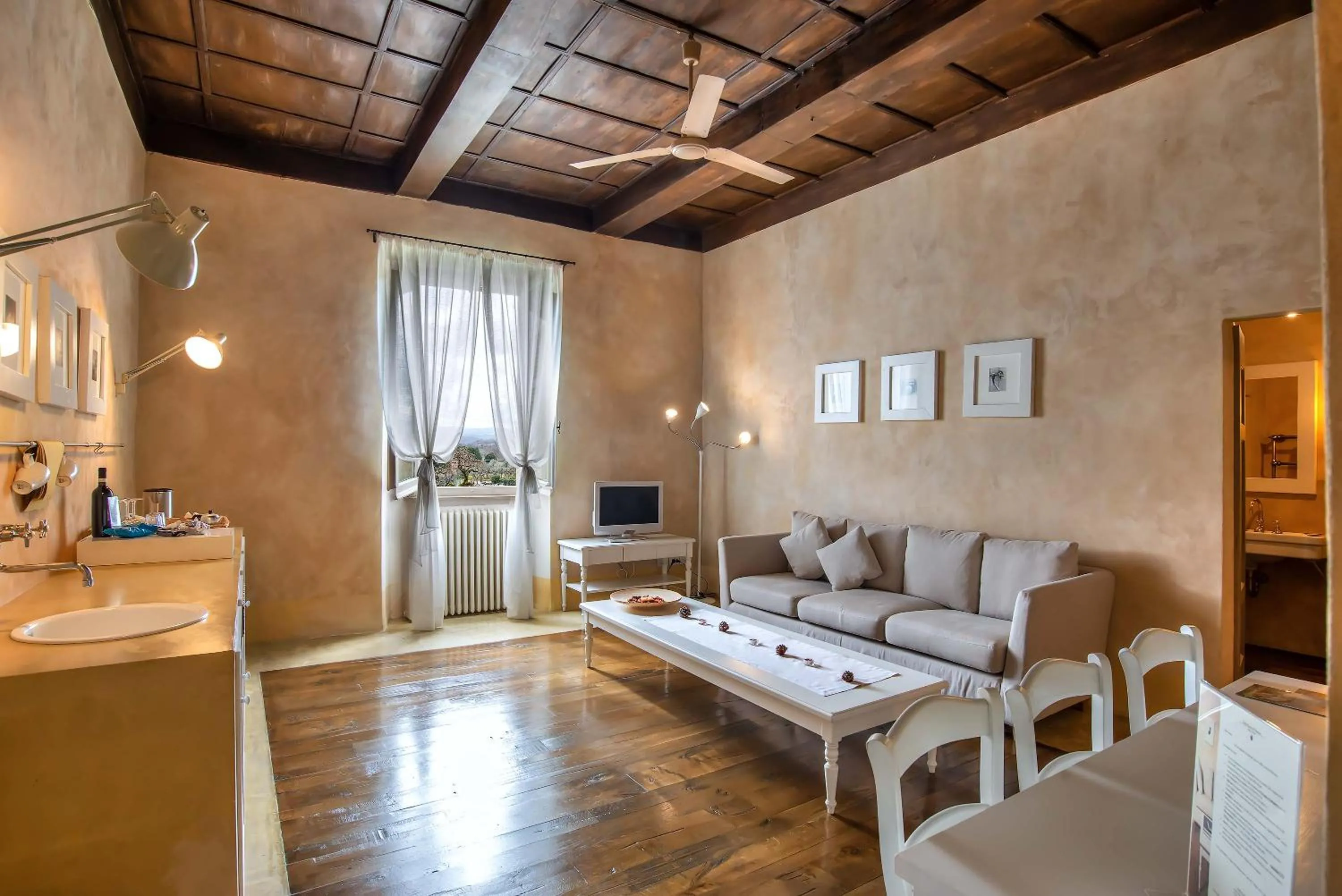 Living room in Villa Cassia di Baccano