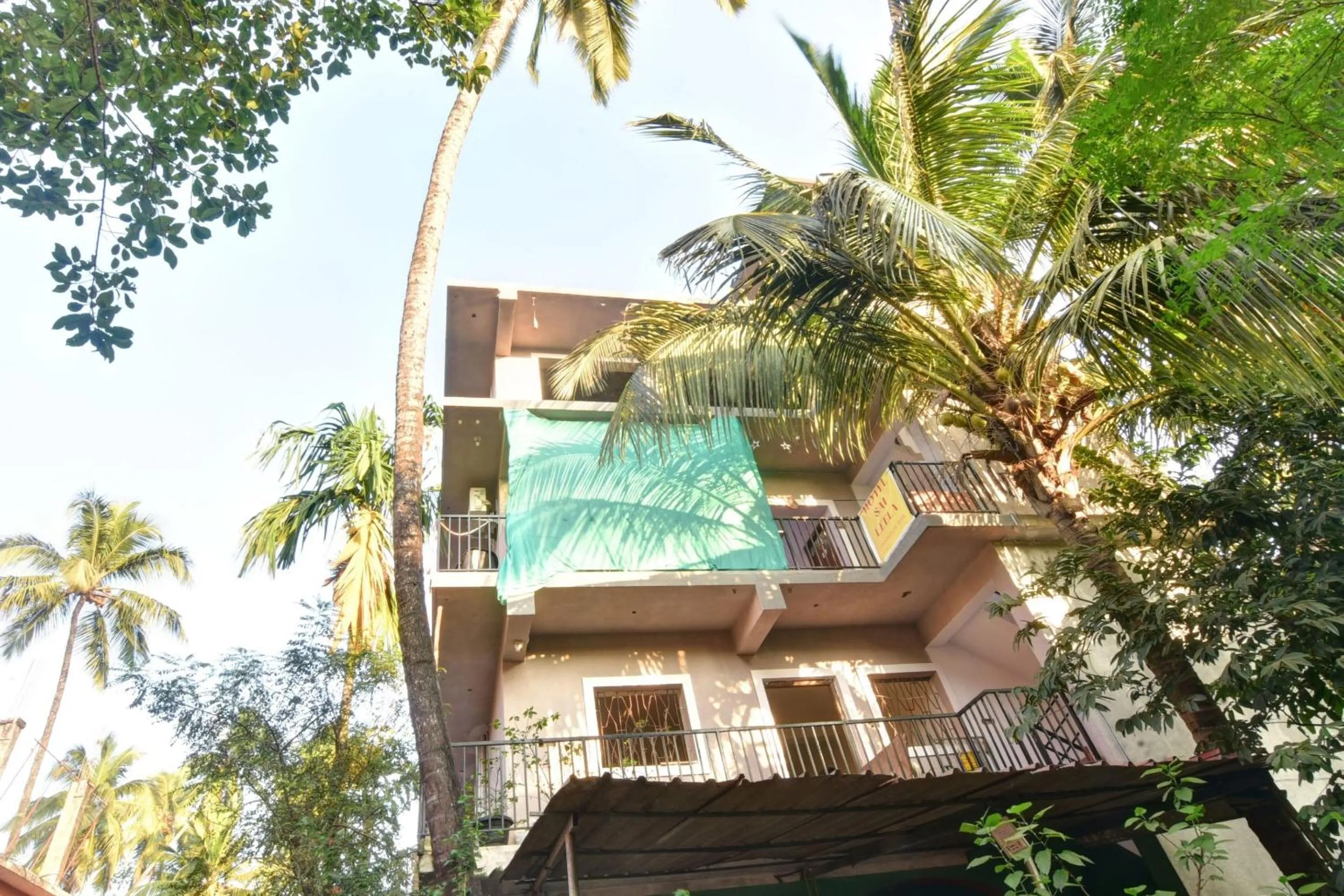 Facade/entrance in Hotel O by OYO Sai Leela