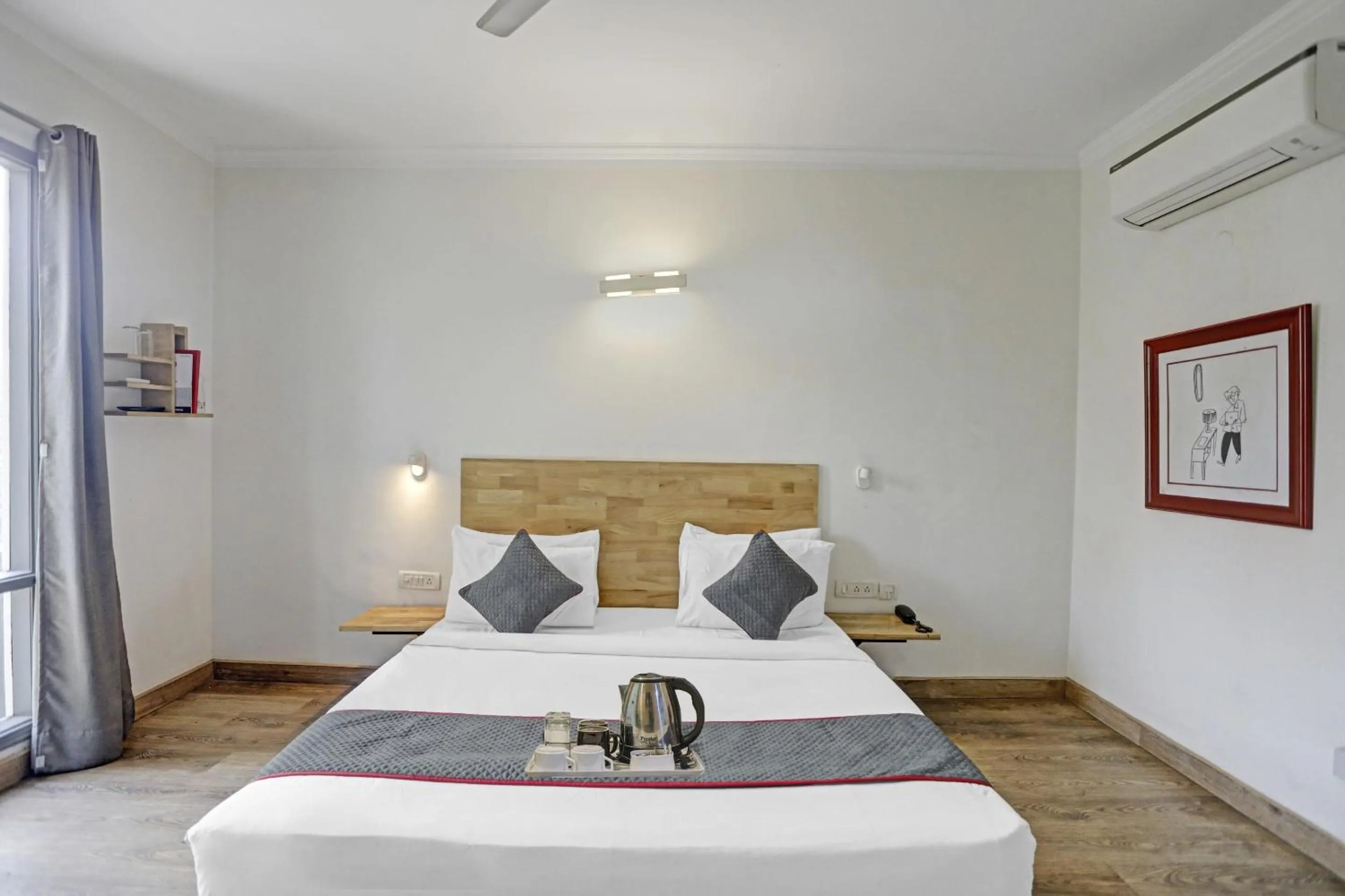 Facade/entrance, Bed in Super Townhouse Crystal Leaf