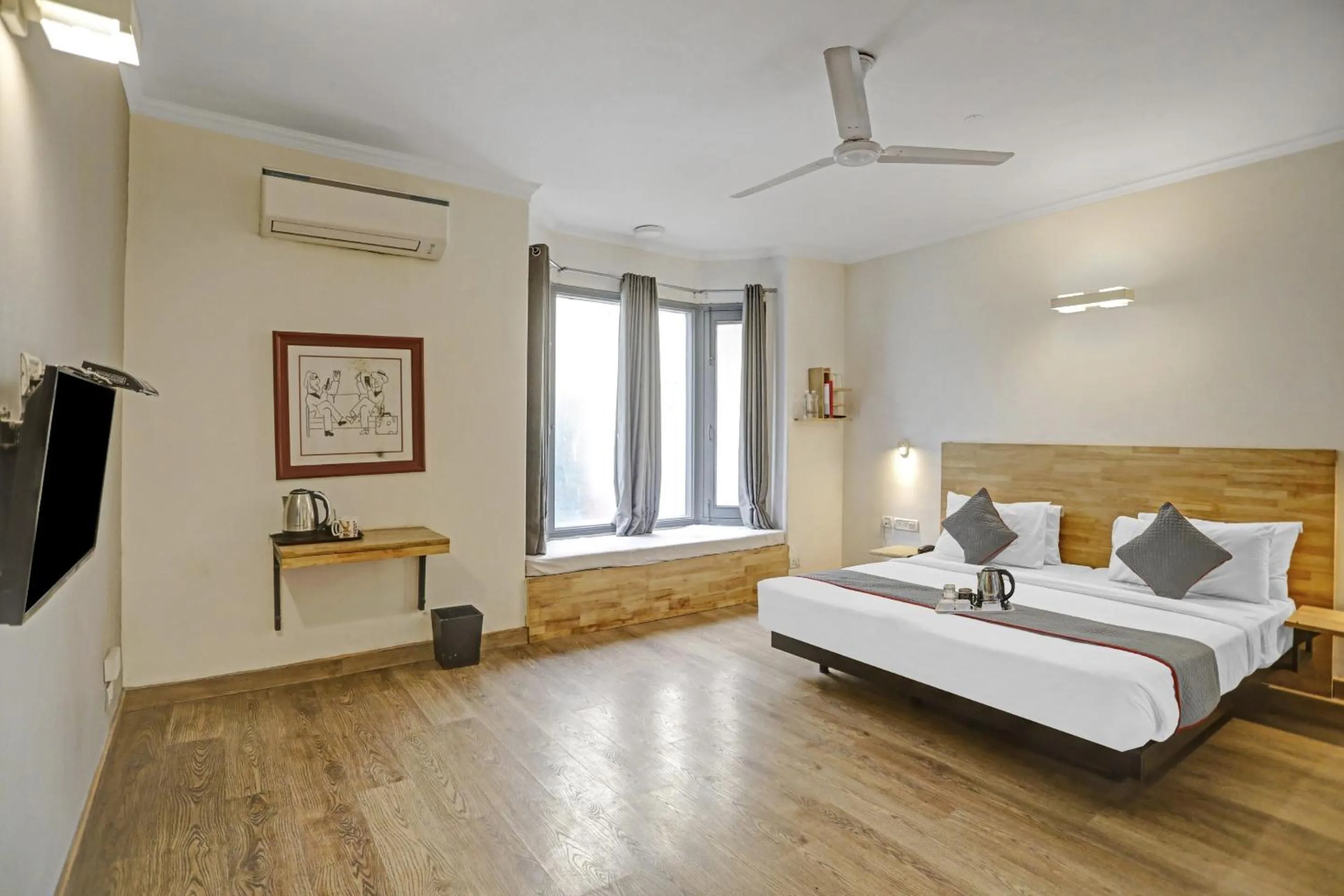 Bedroom, Bed in Super Townhouse Crystal Leaf