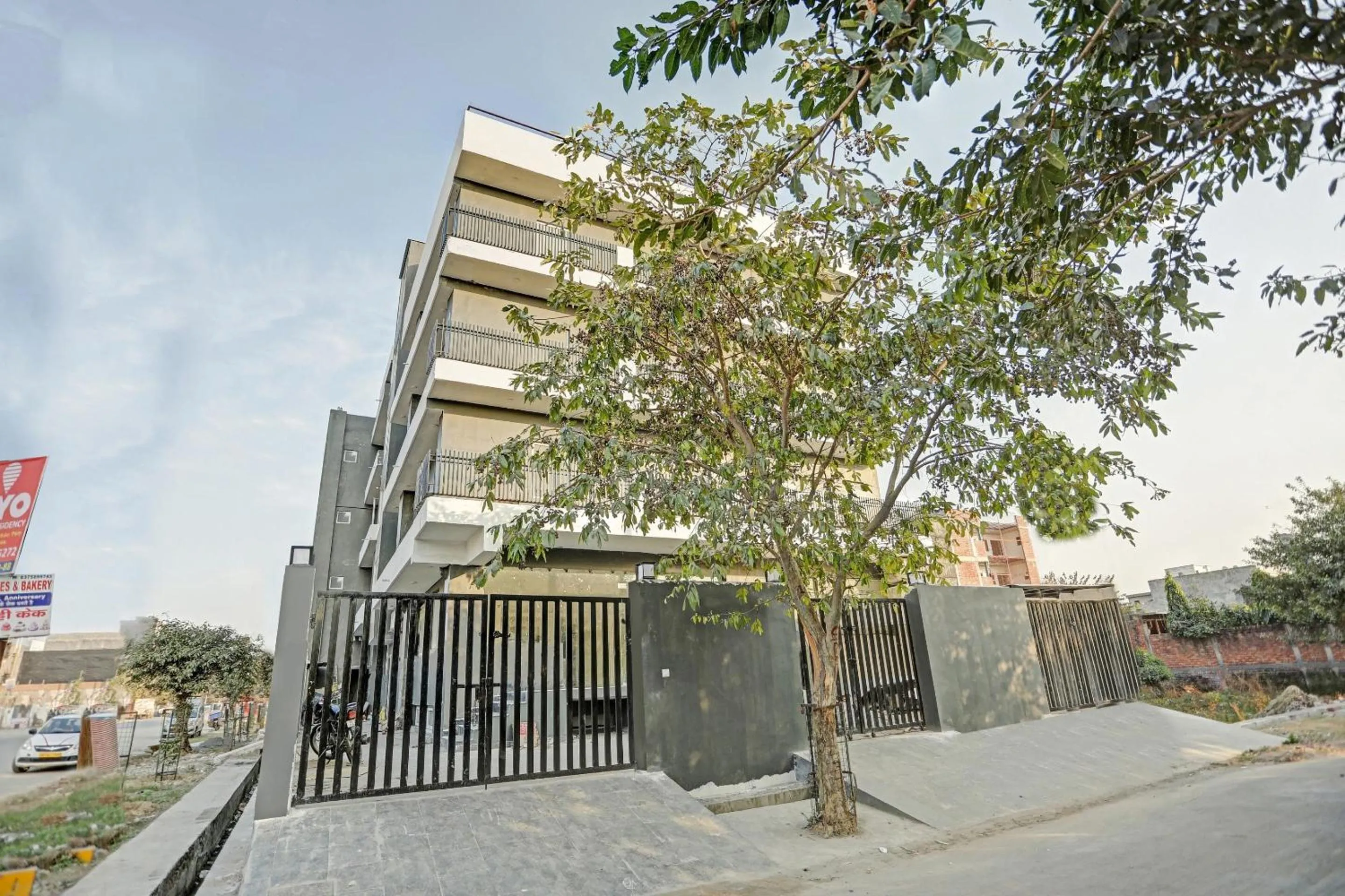 Facade/entrance in Super Townhouse Crystal Leaf