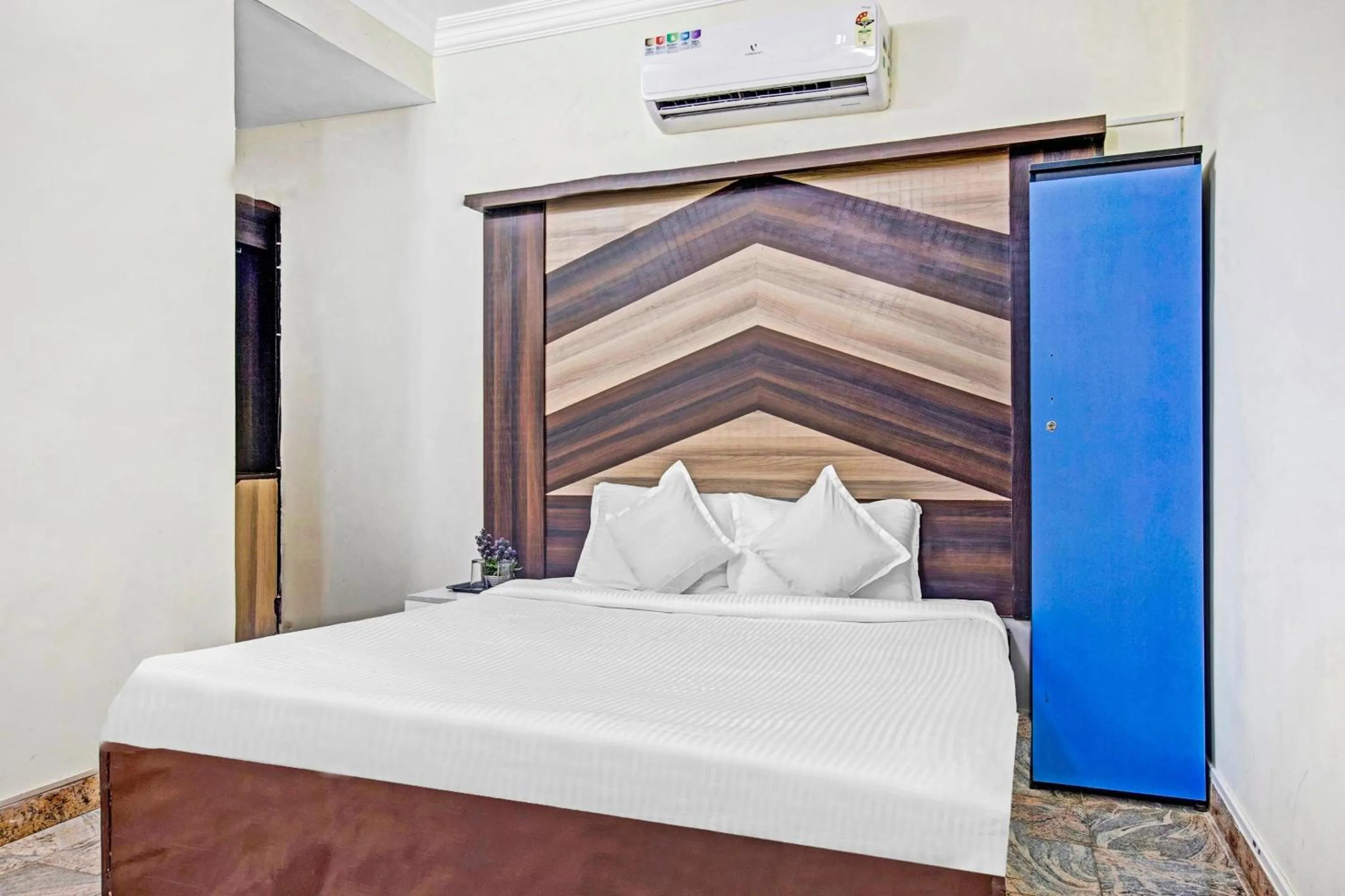 Bedroom in Hotel O Neethu Residency