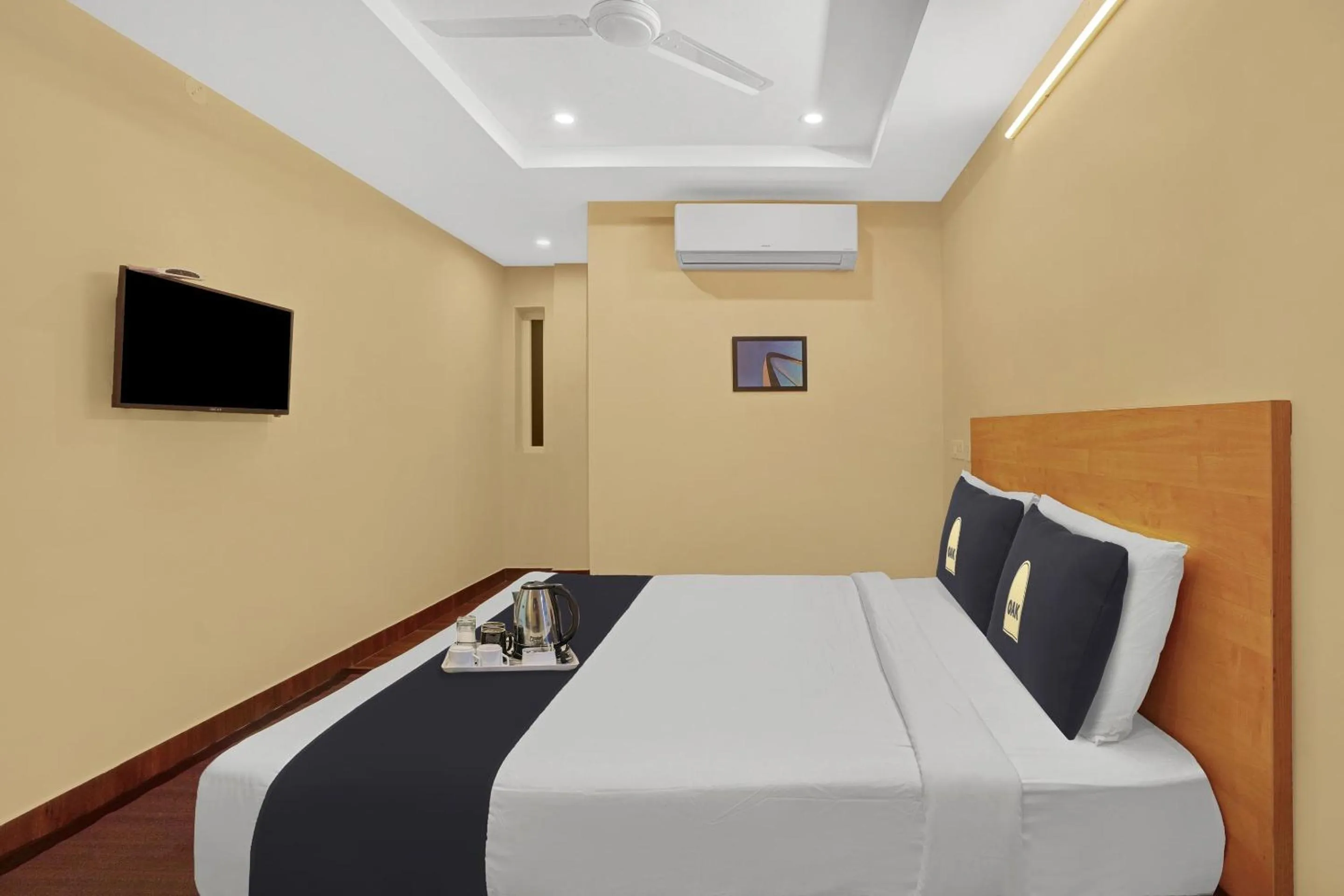 Bedroom, Bed in Capital O De Alphabet Kakinada