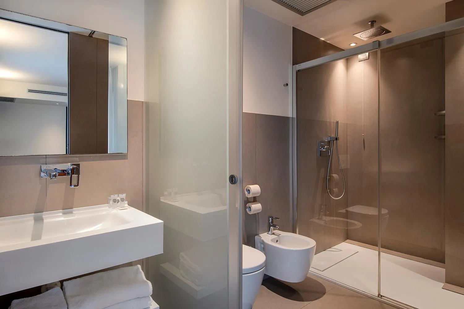 Bathroom in Hotel Verona