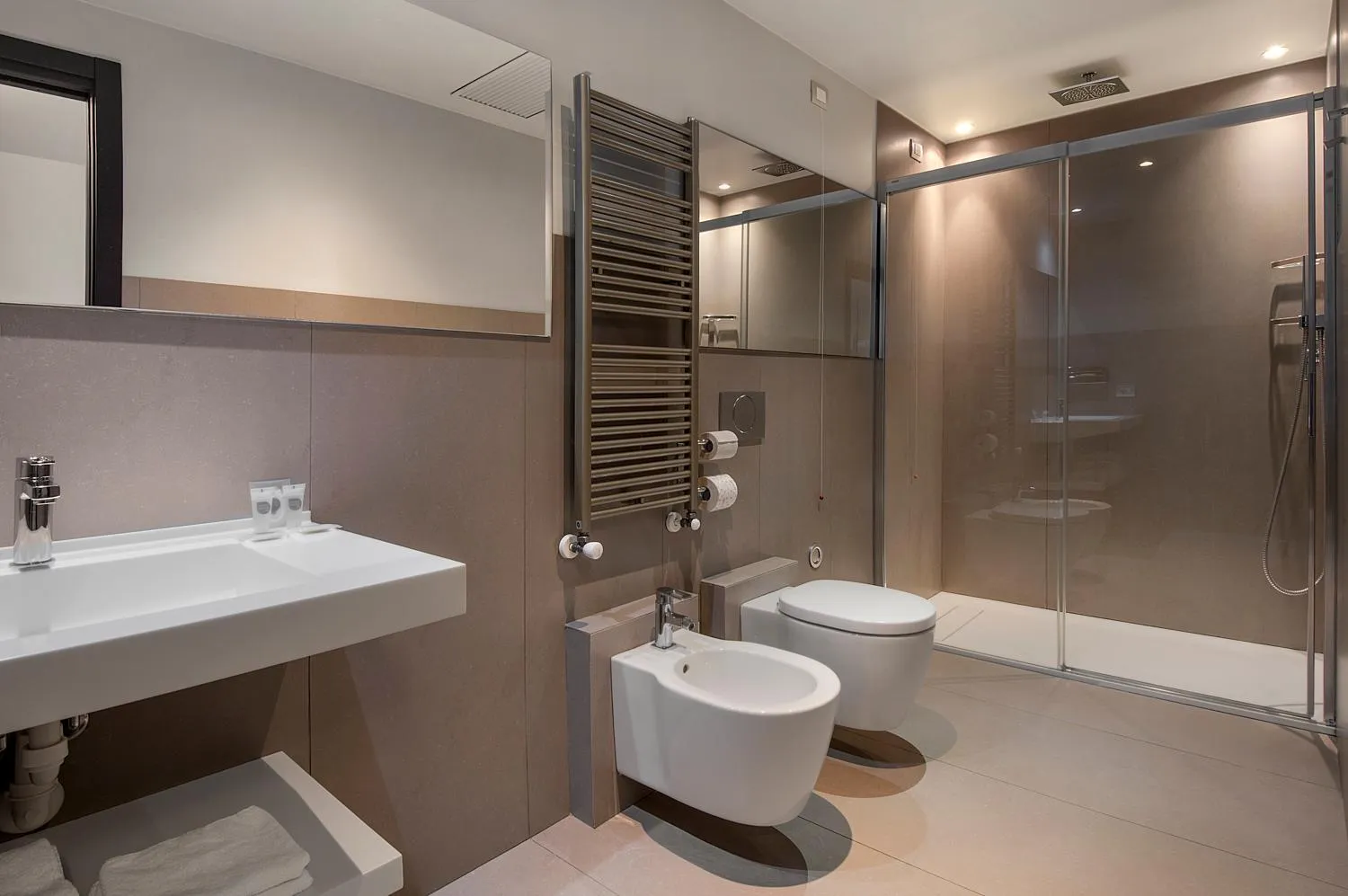 Bathroom in Hotel Verona