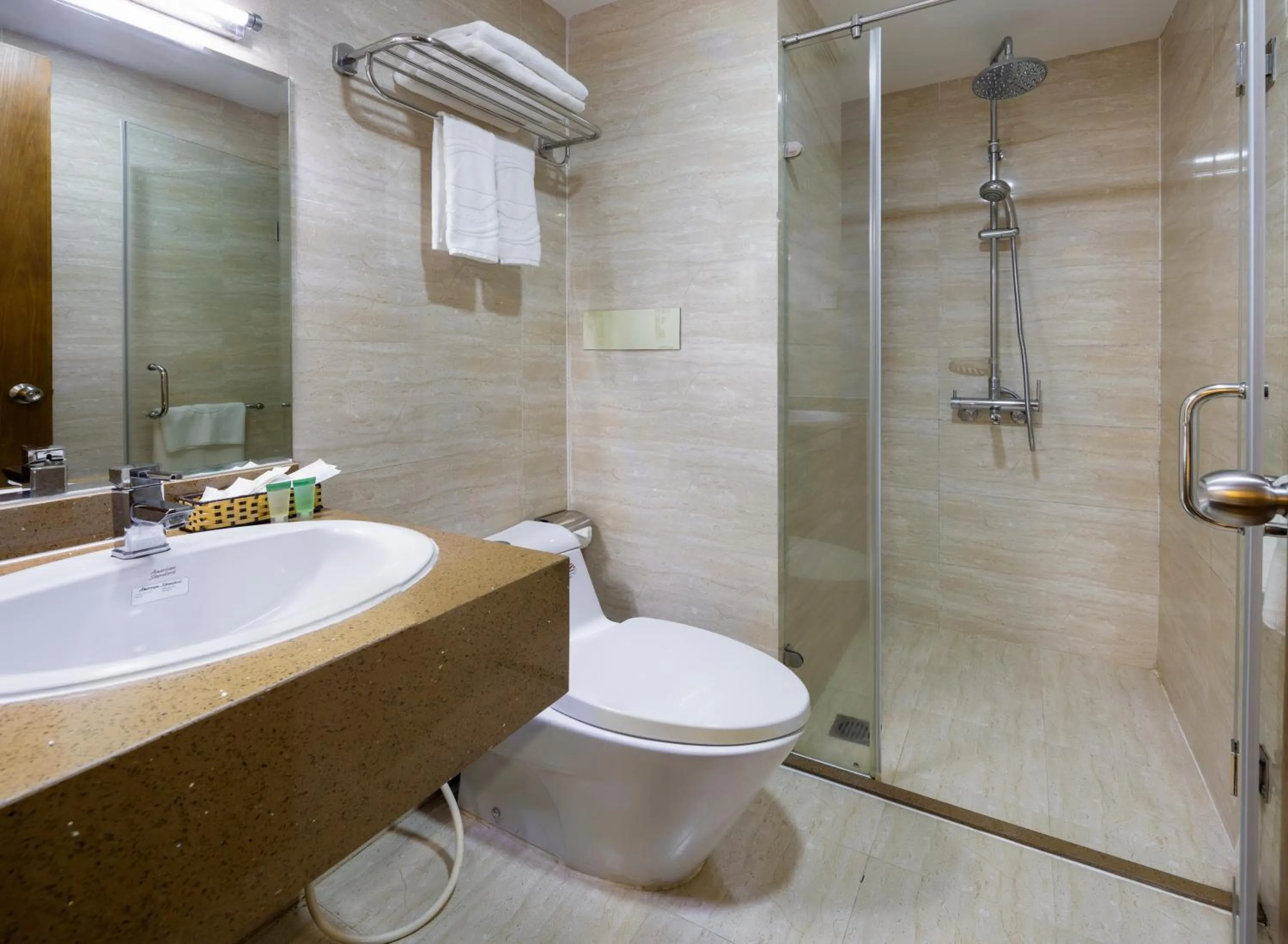Shower in Saphia Hotel Nha Trang