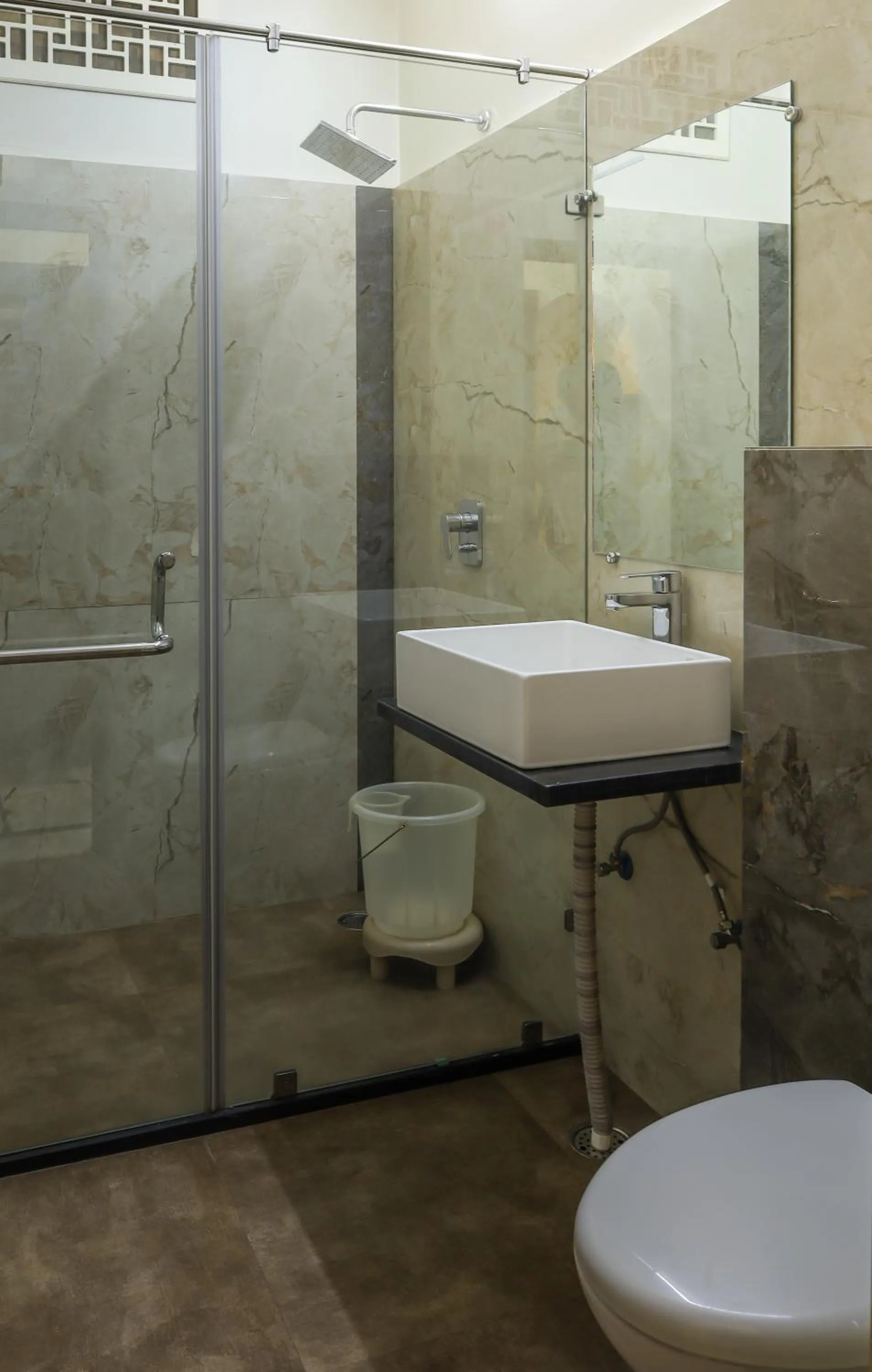 Bathroom in HOTEL CITY PALACE