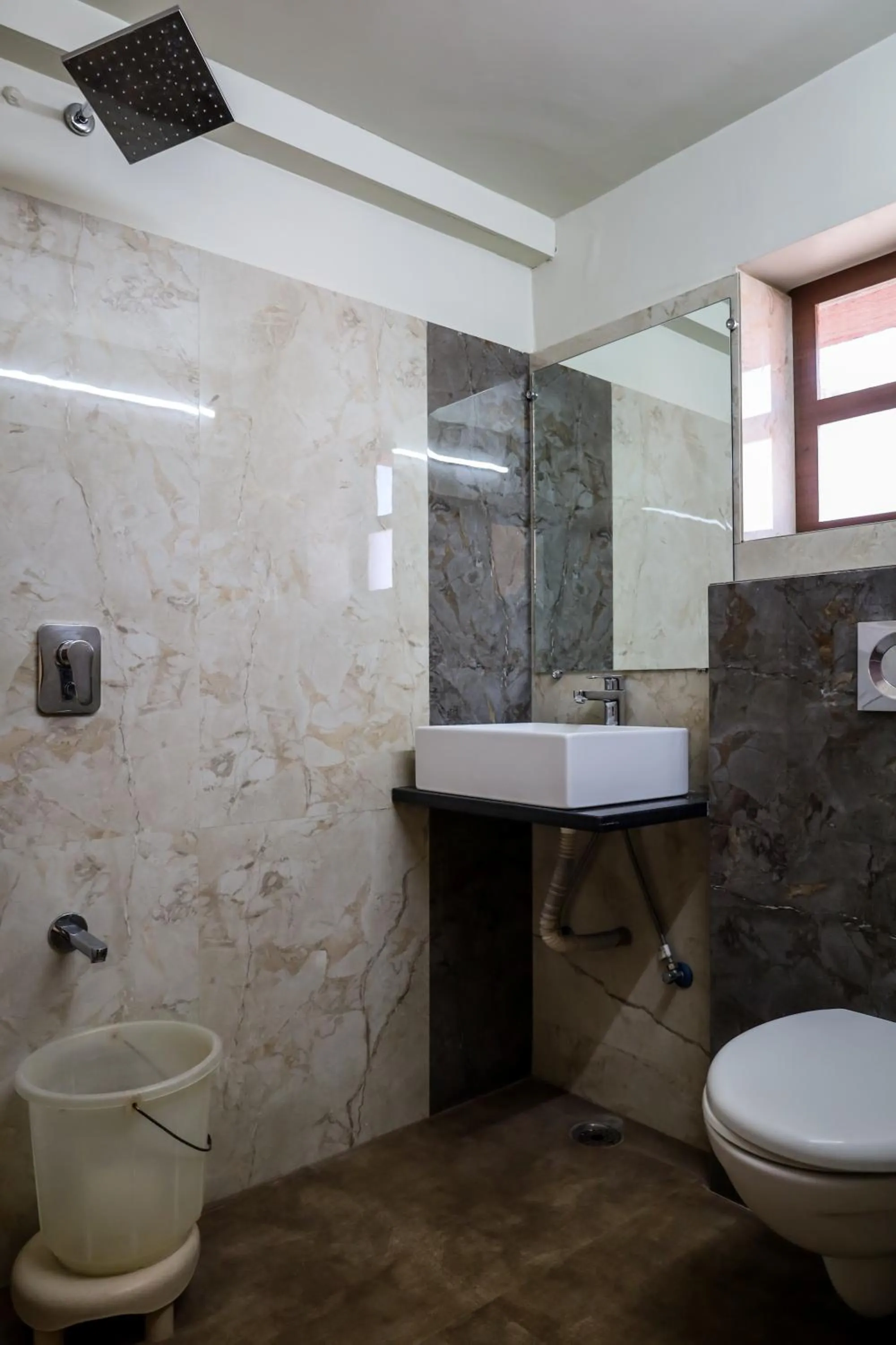 Shower in HOTEL CITY PALACE