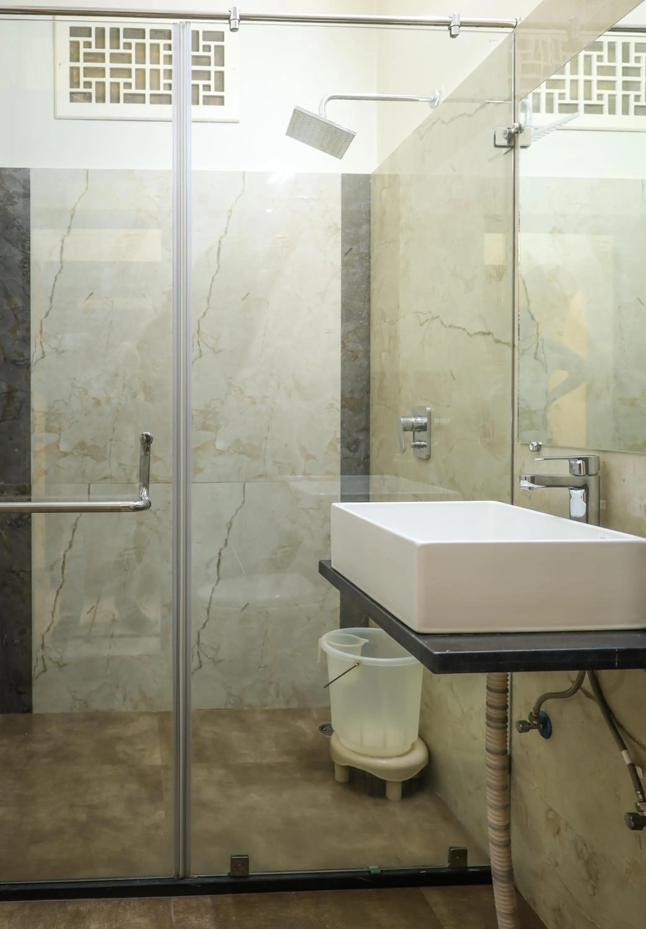 Bathroom in HOTEL CITY PALACE