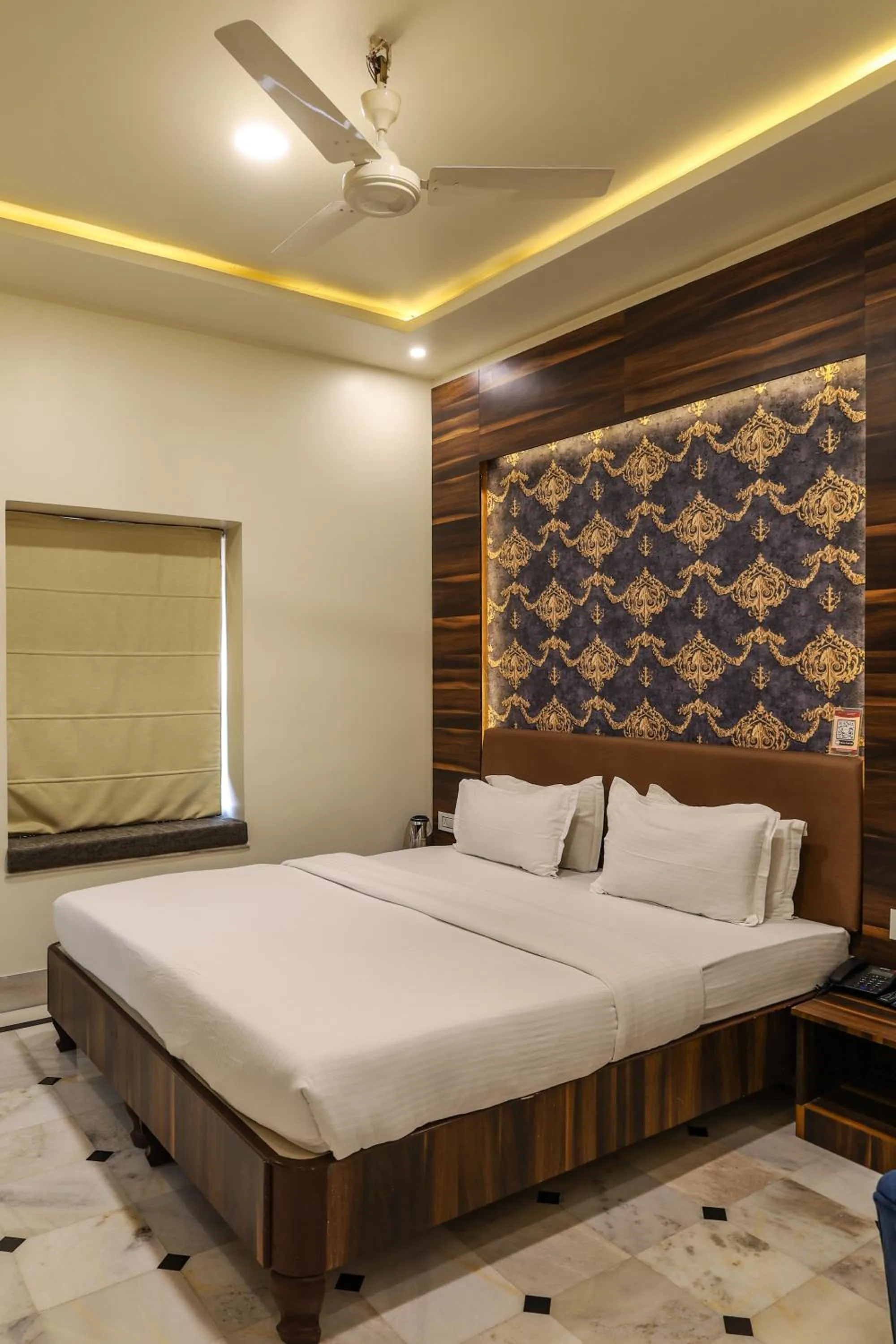 Bedroom, Bed in HOTEL CITY PALACE