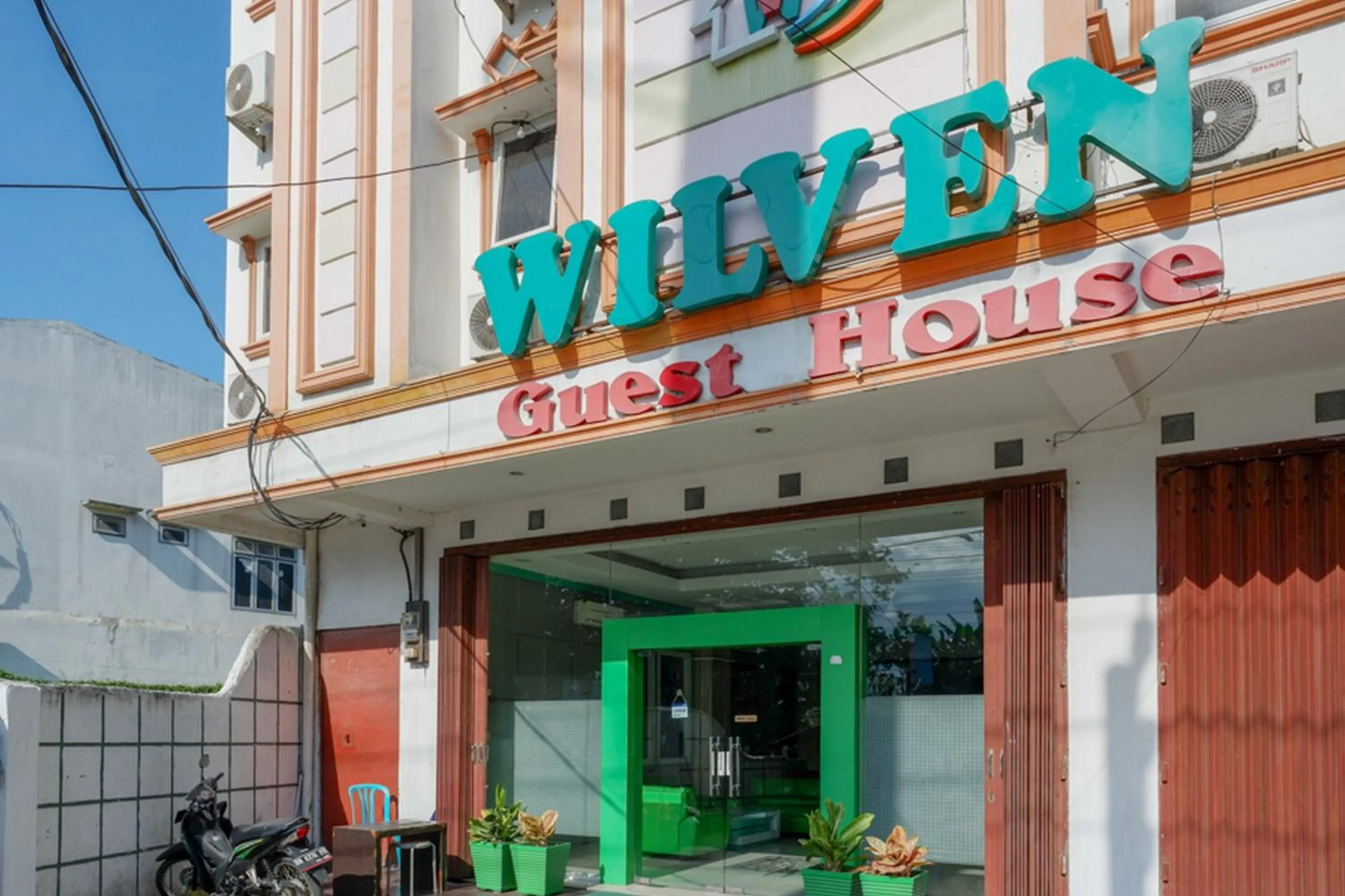 Property building in RedDoorz at Jalan Emmy Saelan Palu