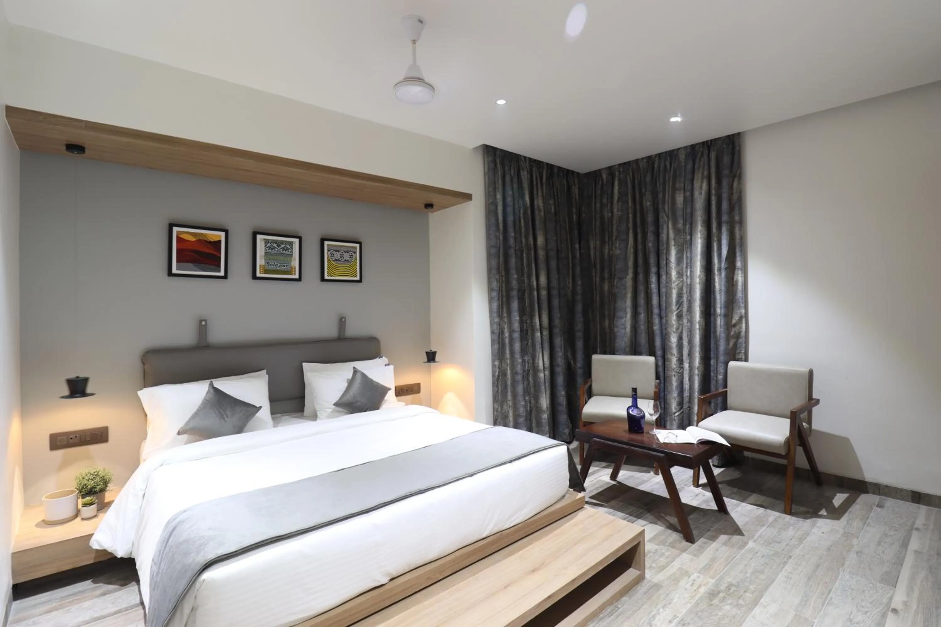 Bedroom, Bed in Hotel Chitra Executive