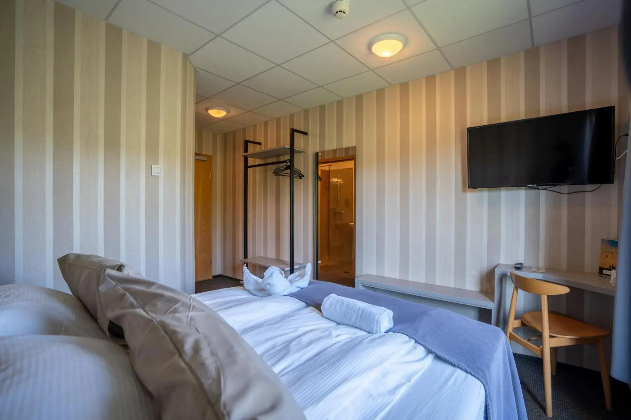 Double Room with Waterfall View in Hótel Skógafoss by EJ Hotels Double Room with Waterfall View in Hótel Skógafoss by EJ Hotels