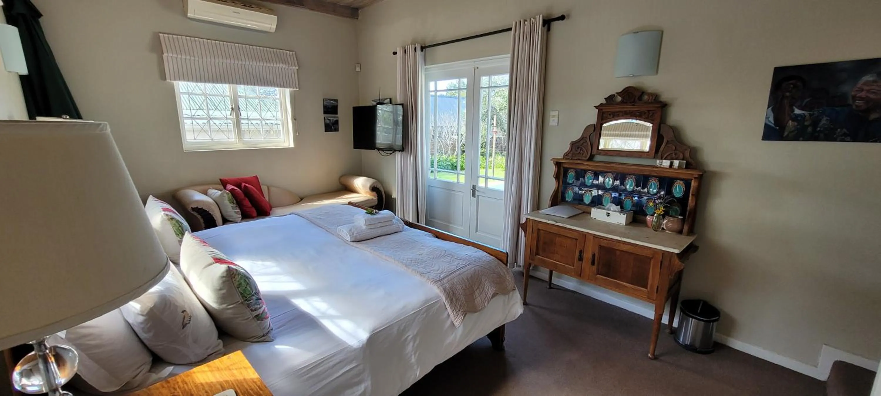 Bedroom, Bed in AppleBee Guest Cottages