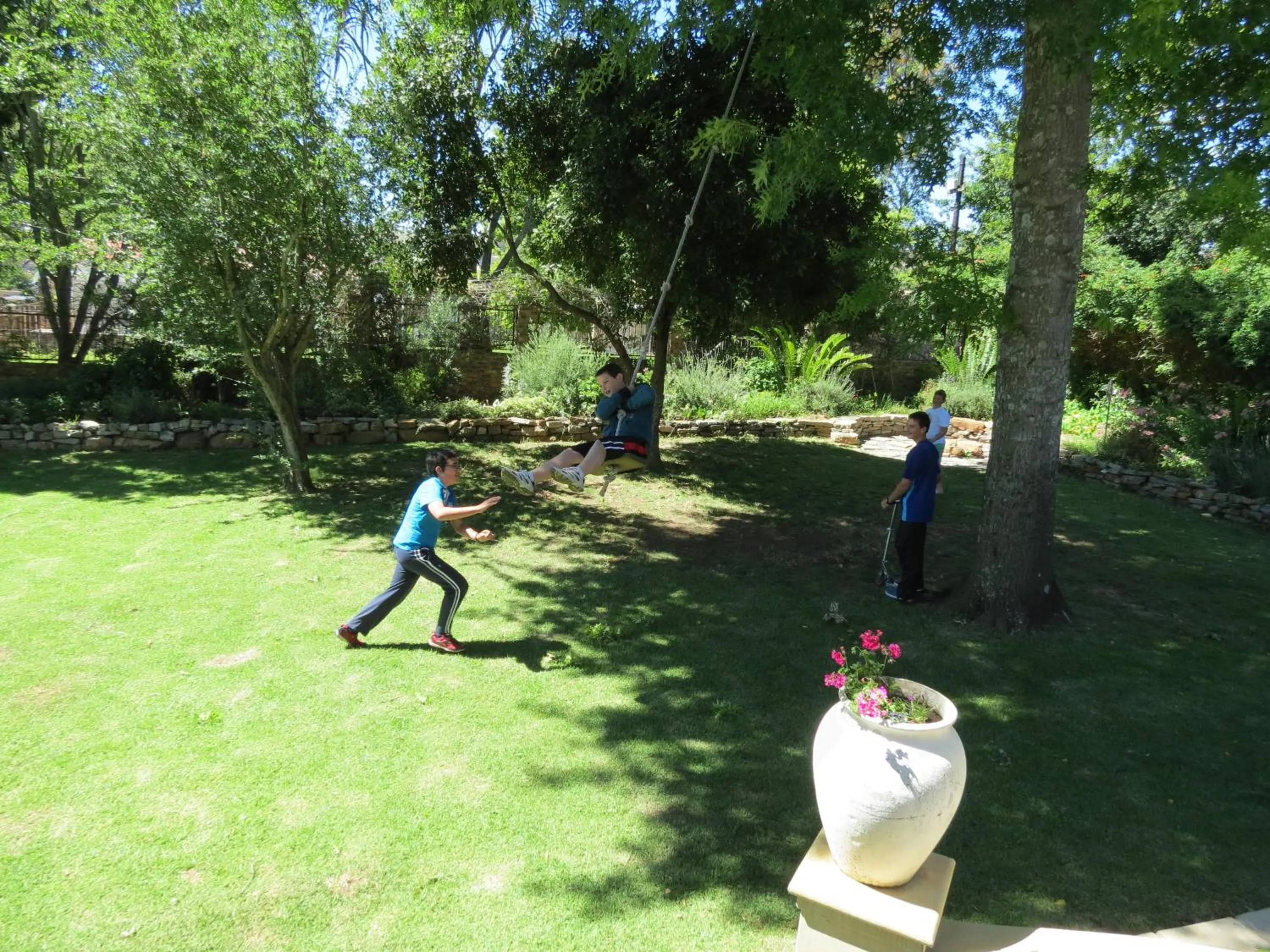 Garden in AppleBee Guest Cottages