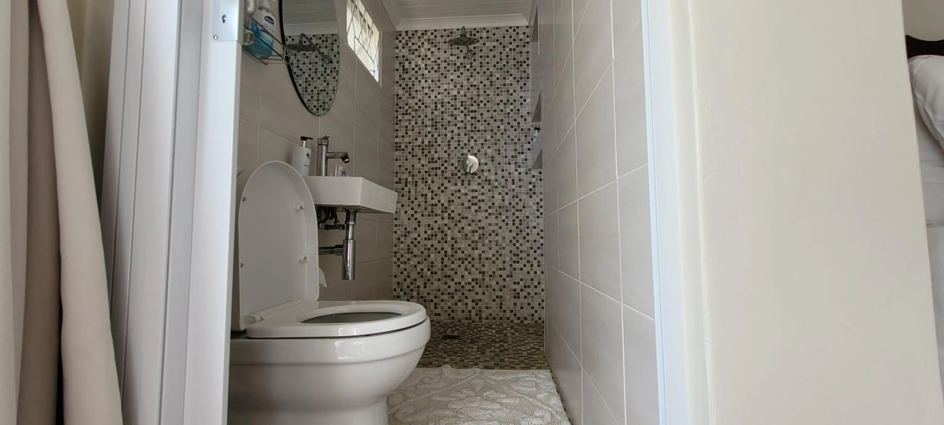 Bathroom in AppleBee Guest Cottages