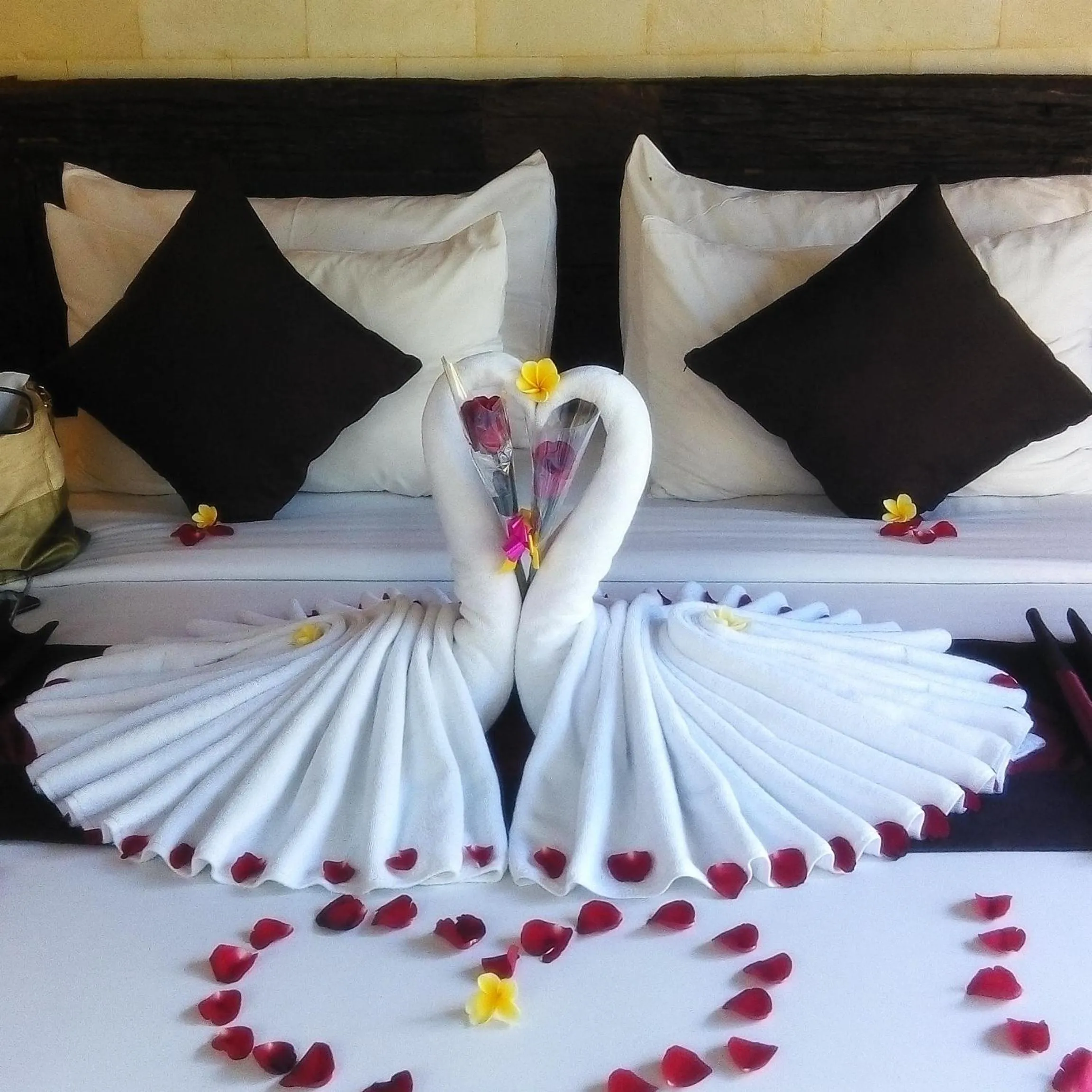 Bed in Gino Feruci Villa Ubud by KAGUM Hotels