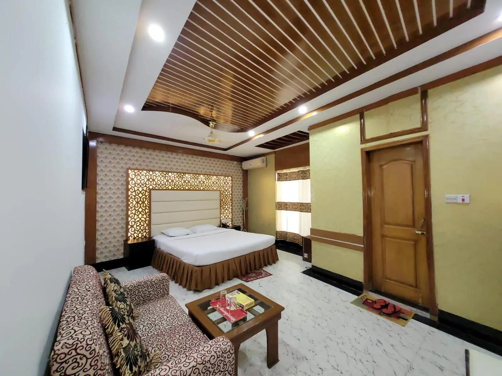 Bed in Hotel Sea World Cox's Bazar