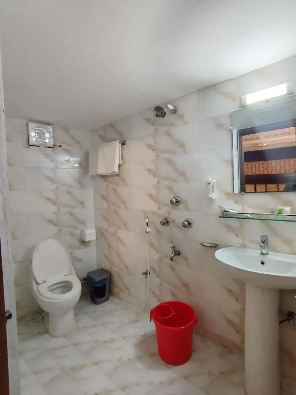 Deluxe Triple Room in Hotel Sea World Cox's Bazar Deluxe Triple Room in Hotel Sea World Cox's Bazar