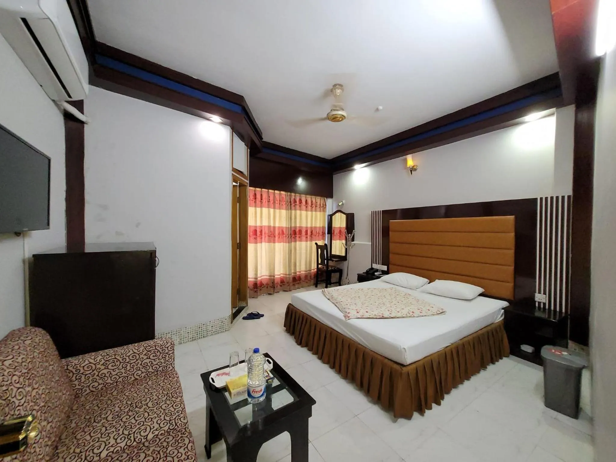 Bed in Hotel Sea World Cox's Bazar