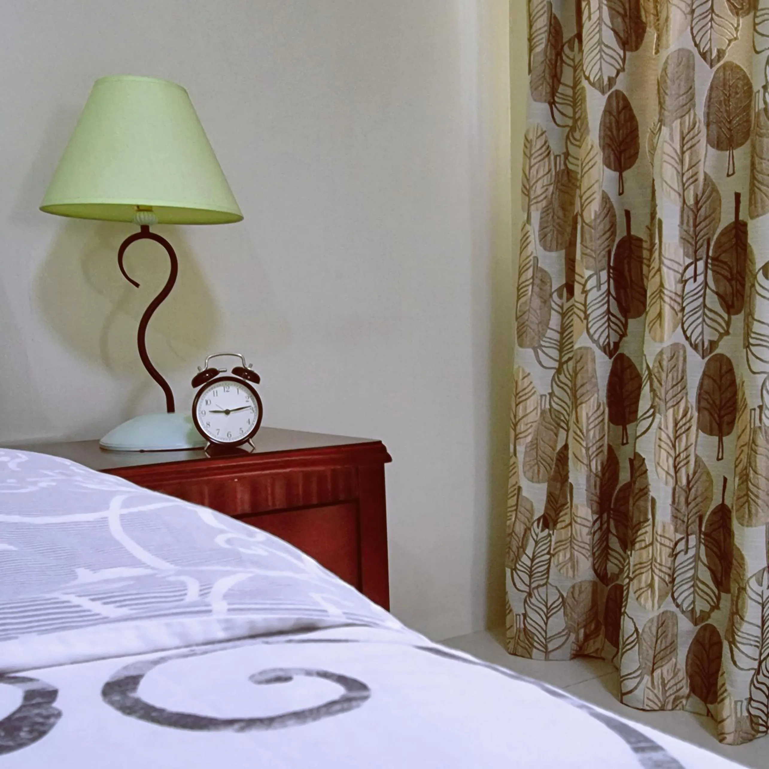 Bedroom, Bed in One Palm Tree Villas Condo Across NAIA Terminal 3