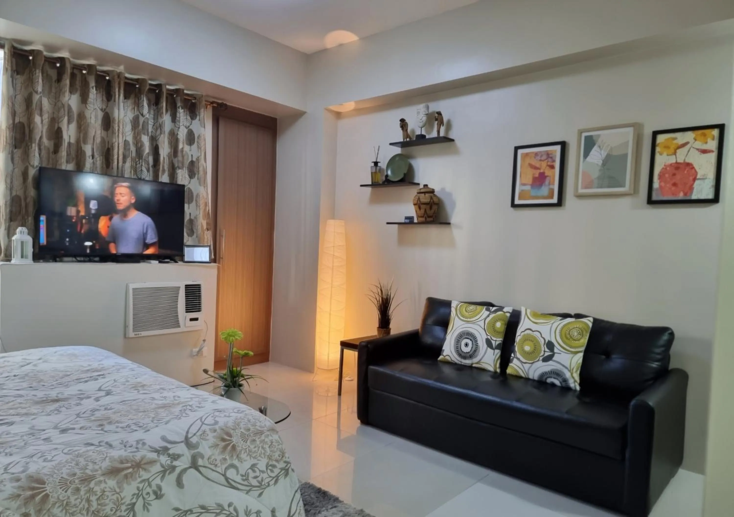 Bed in One Palm Tree Villas Condo Across NAIA Terminal 3