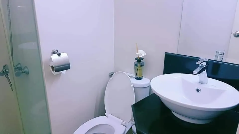 Bathroom in One Palm Tree Villas Condo Across NAIA Terminal 3