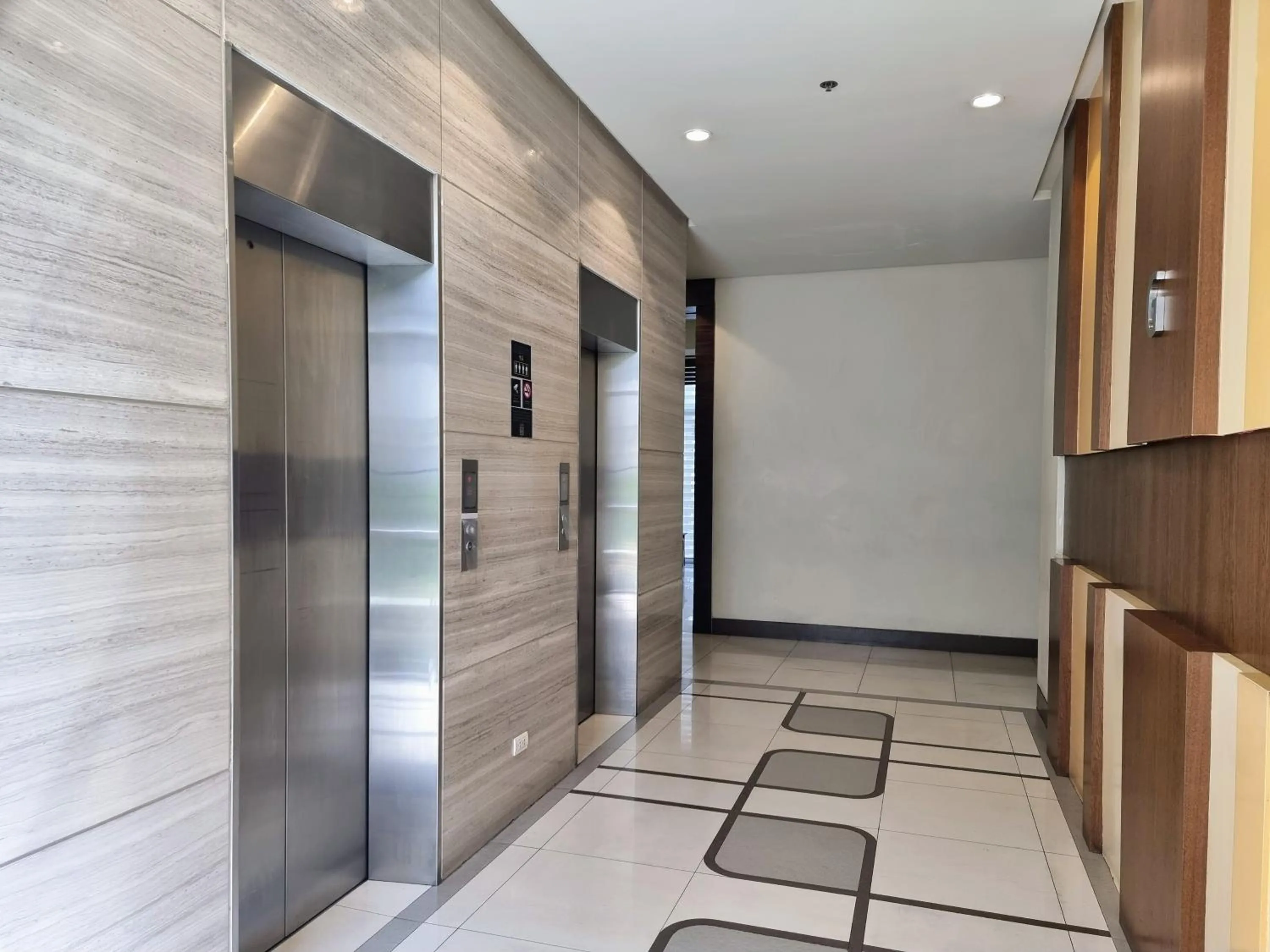 elevator in One Palm Tree Villas Condo Across NAIA Terminal 3