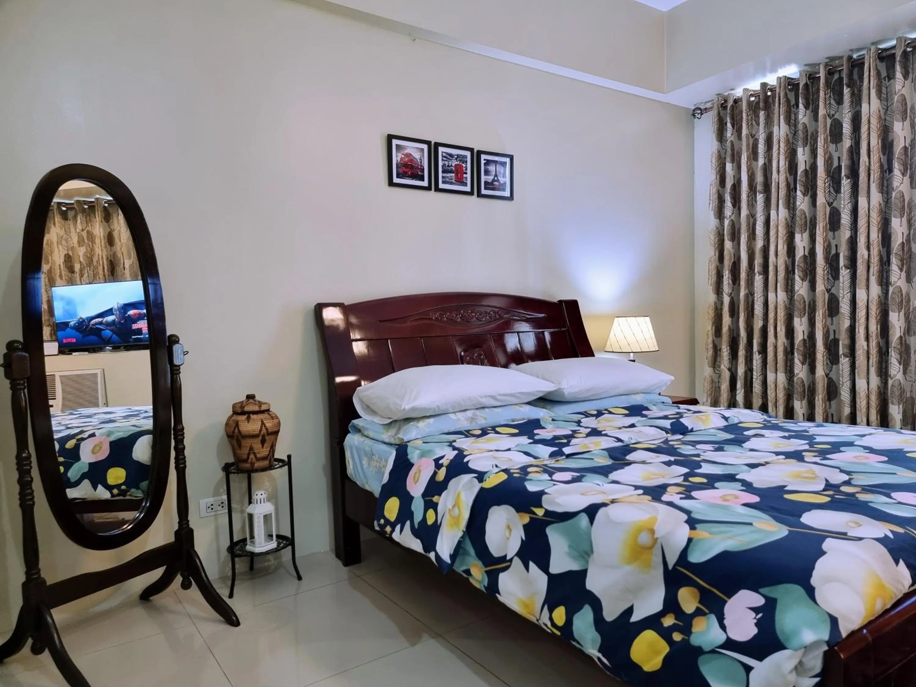 Bed in One Palm Tree Villas Condo Across NAIA Terminal 3