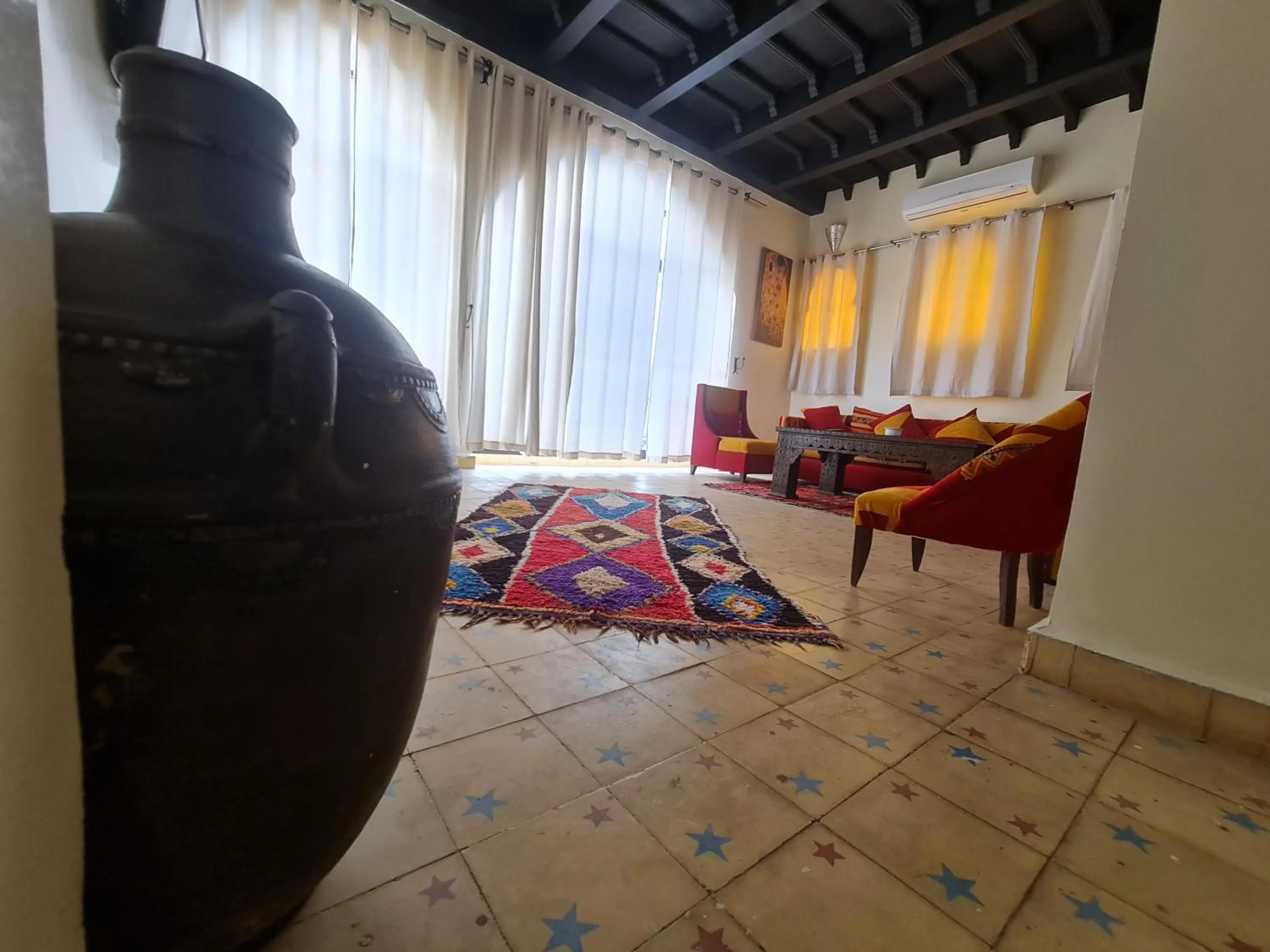 Living room, Bed in Targafit Hotel & Hammam