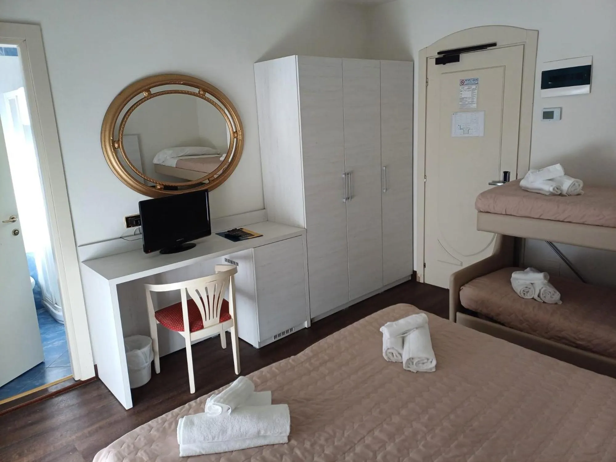 Bedroom in Dasamo Hotel - Dada Hotels