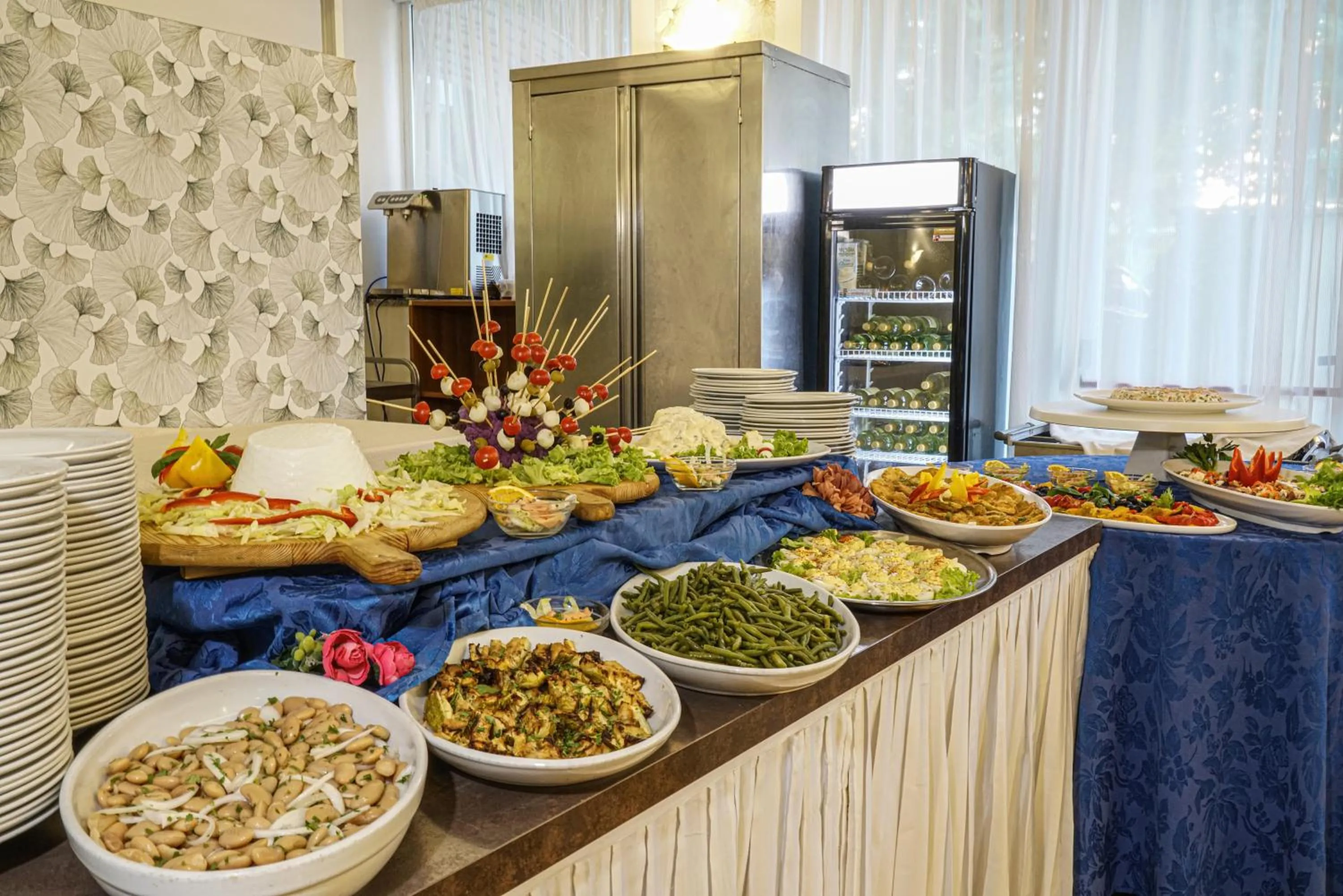 Restaurant/places to eat in Dasamo Hotel - Dada Hotels