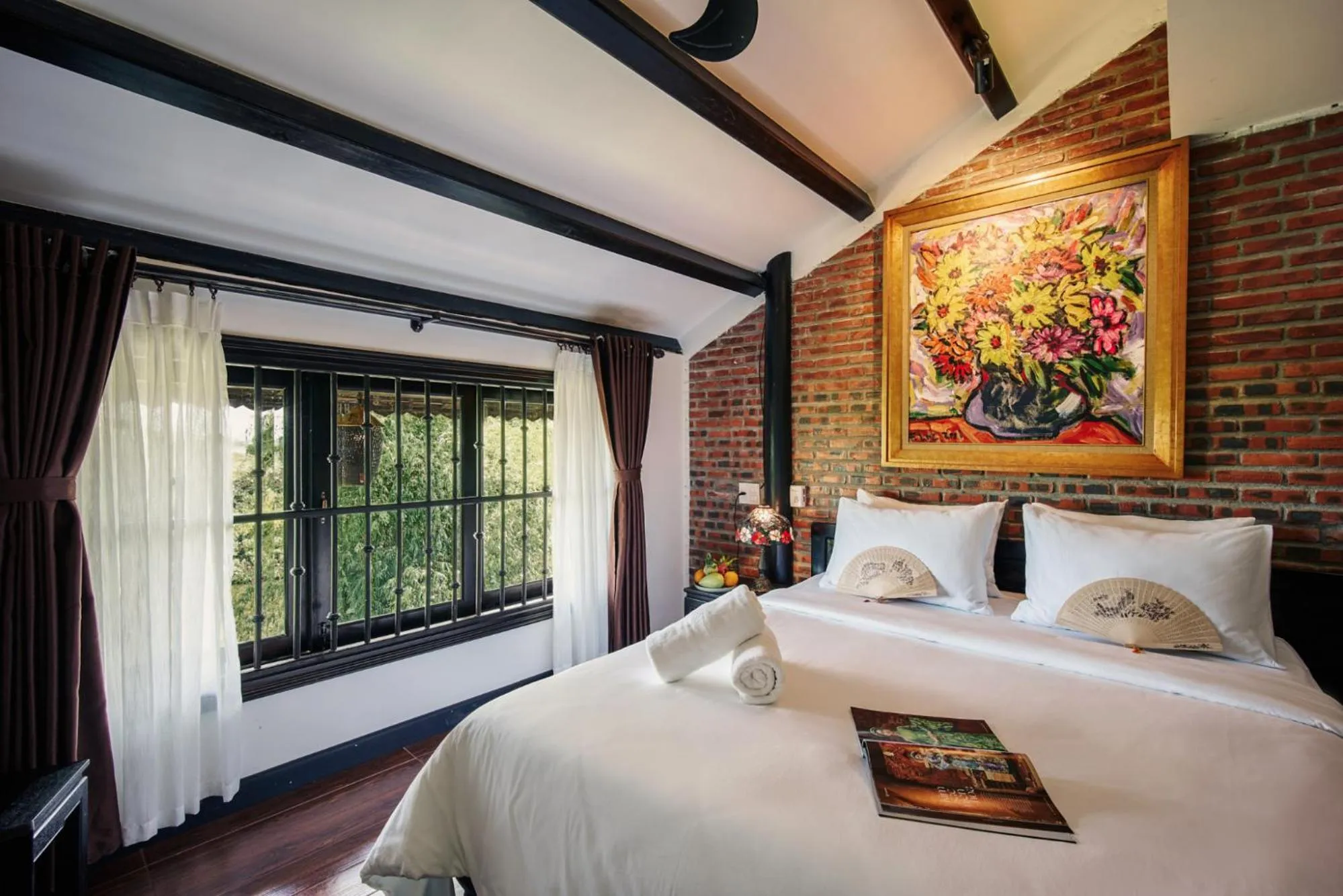 Bed in Art Museum Villa Hoi An