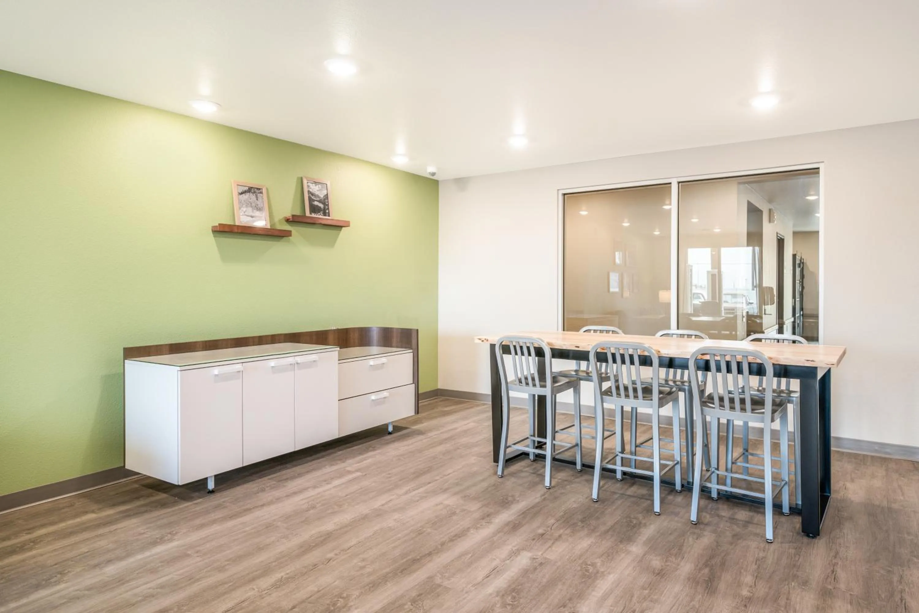 Lobby or reception in WoodSpring Suites Colorado Springs North - Air Force Academy