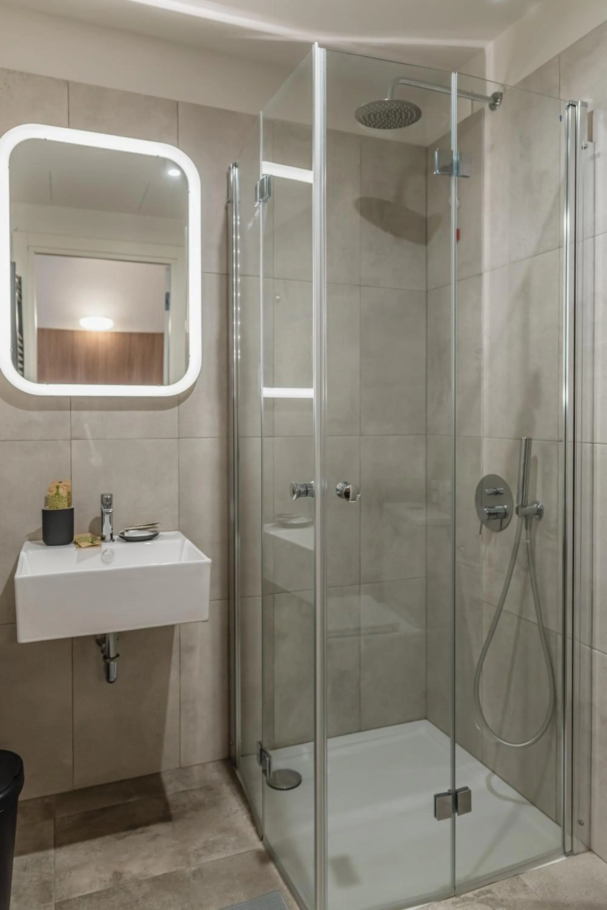 Shower in Hotel Del Sole