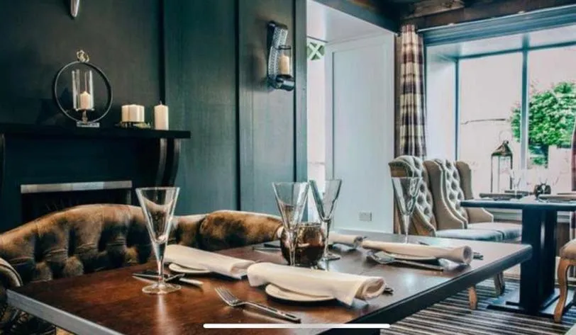 Restaurant/places to eat in Mango the Hotel