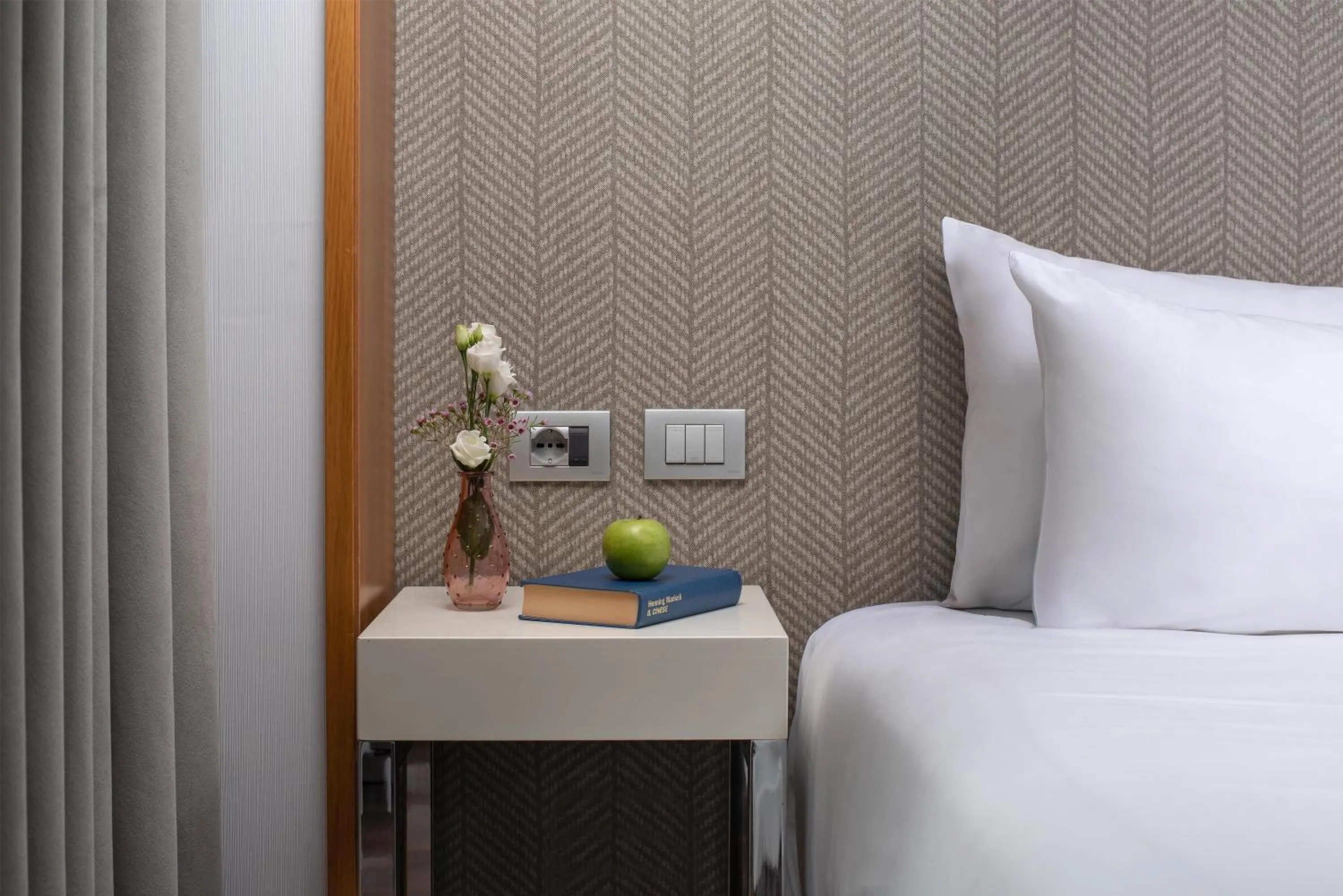 Bedroom, Bed in NH Pisa